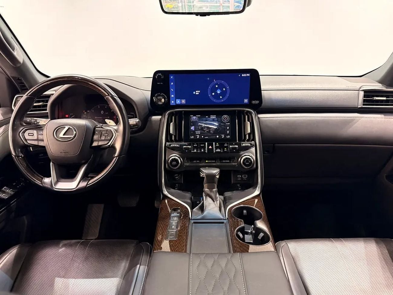 Lexus LX600 VIP GCC Specs - Dealership Warranty - Mint Condition