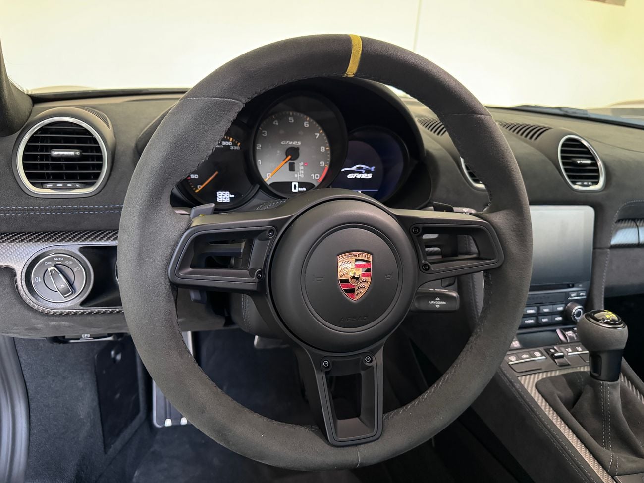 بورش كايمان 718 Porsche 718 Cayman GT4 RS Weissach