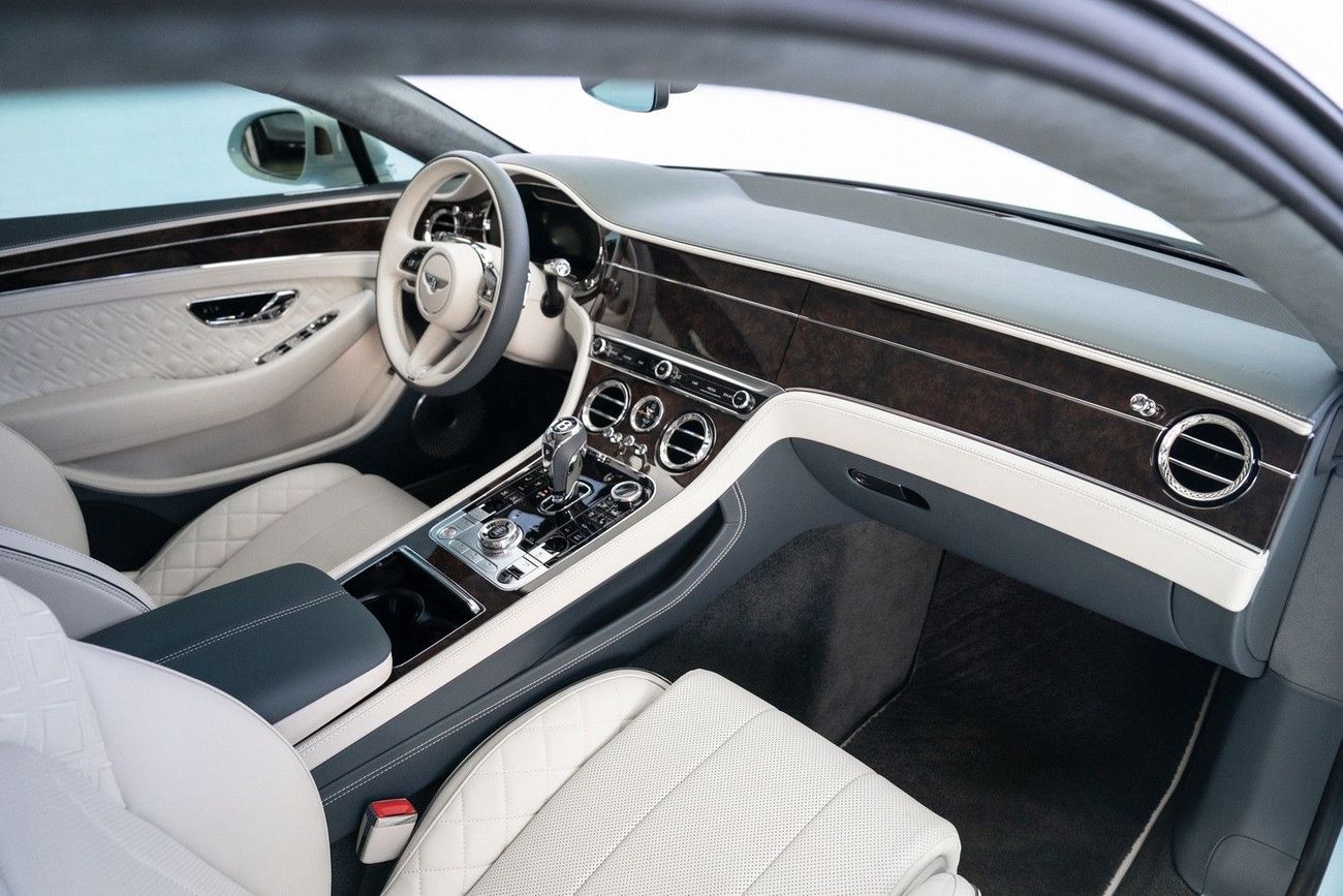 بنتلي كونتيننتال جي تي STANDARD