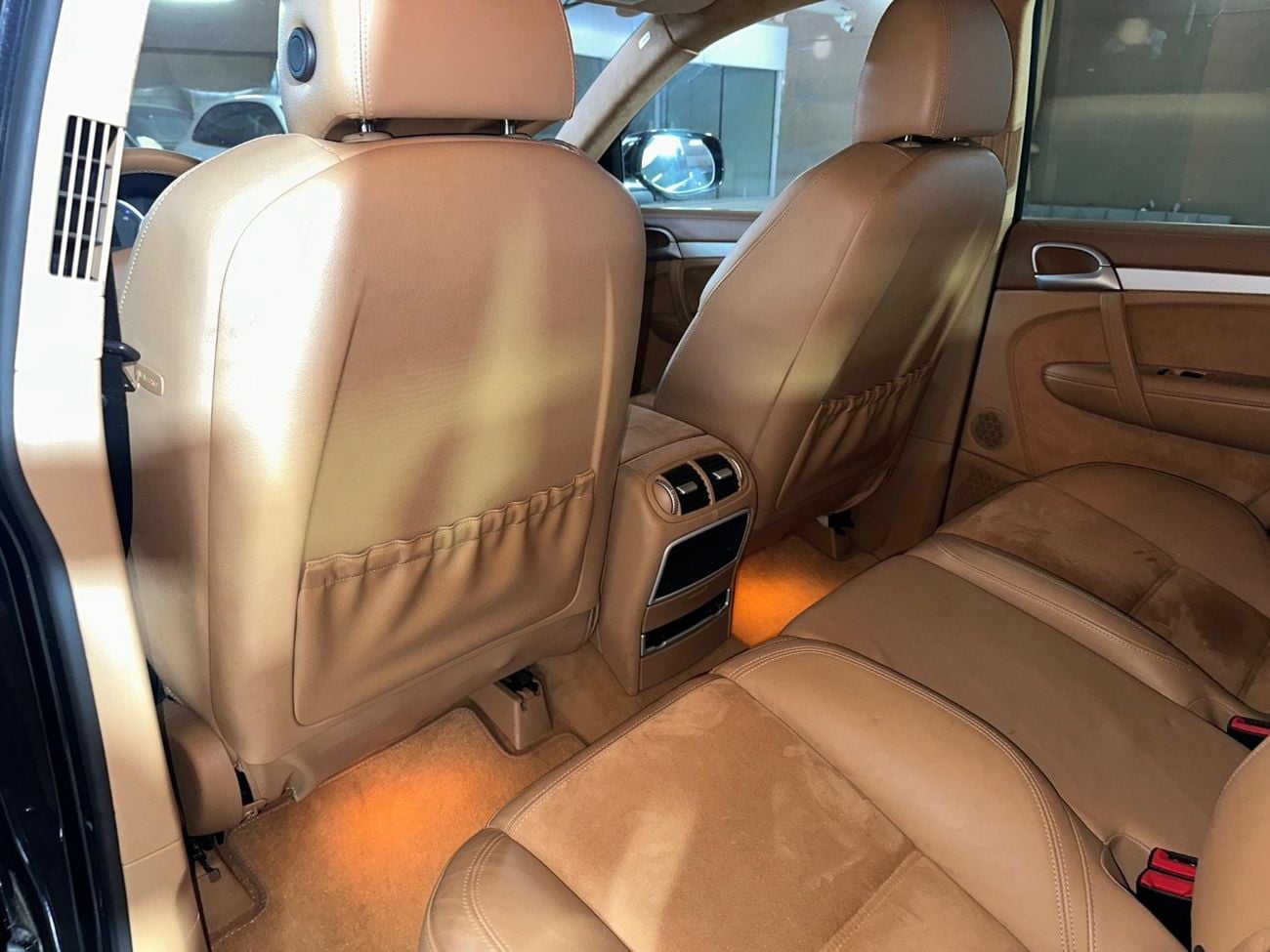 Porsche Cayenne GTS | SUNROOF | TWO KEYS | HALF ALCANTARA LEATHER BEIGE SEATS
