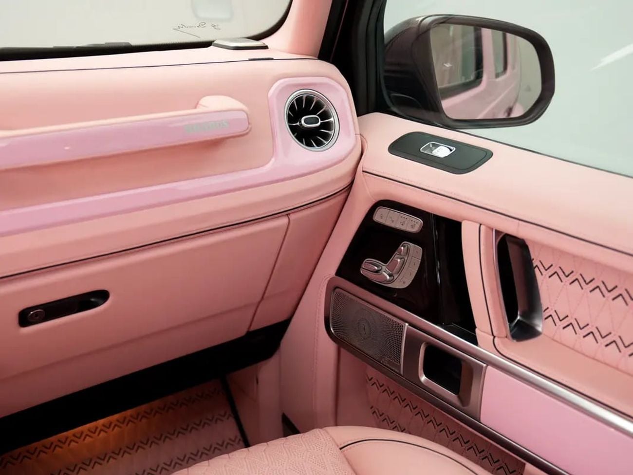 Mercedes Benz G63 AMG STANDARD EXCLUSIVE G63 AMG | WARRANTY | Pink Leather Interior | Carbon Exterior Package