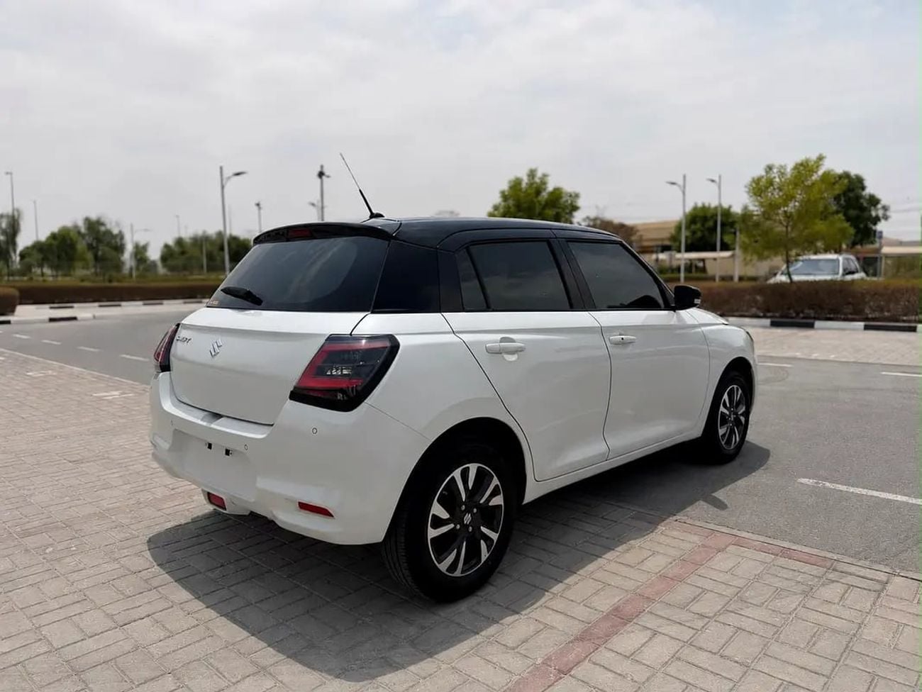 Suzuki Swift GLX GCC Specs (Al Rostmani)