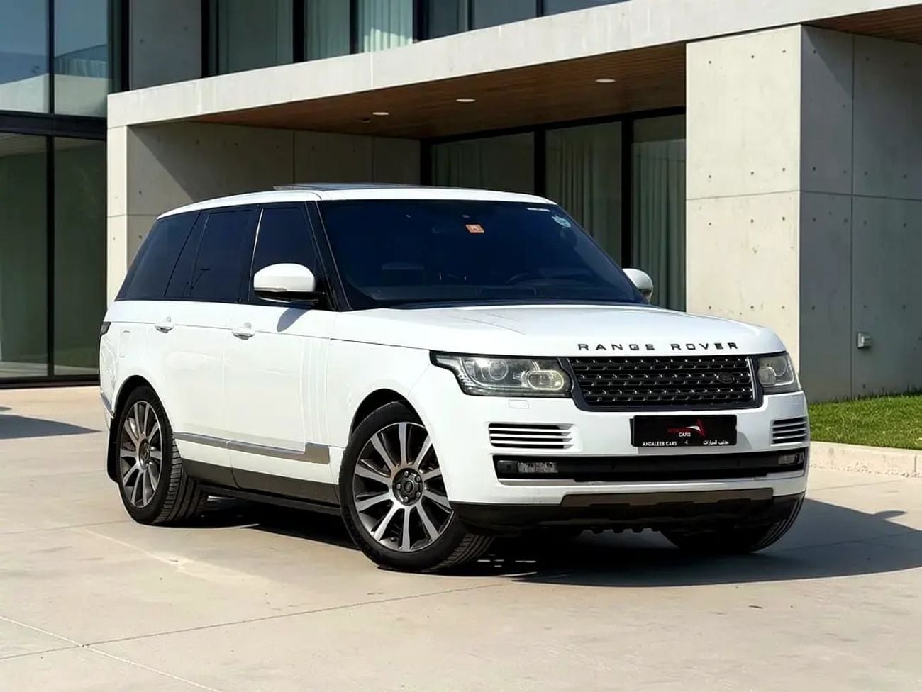 لاند روفر رينج روفر HSE | 5.0L V8 | 4WD | GCC SPECS