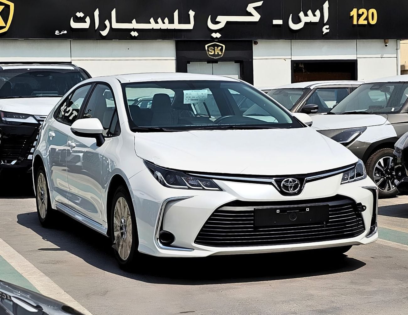 تويوتا كورولا XLI تويوتا كورولا XLI الأساسية || بنزين، ناقل حركة أوتوماتيكي، محرك 2.0 لتر V4 (رمز السيارة CR2XLI)، لون