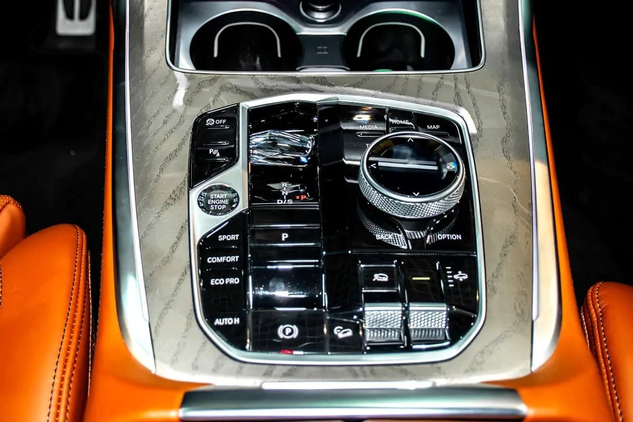 BMW X7 xDrive40i Luxury M Sport Package 7 Seats