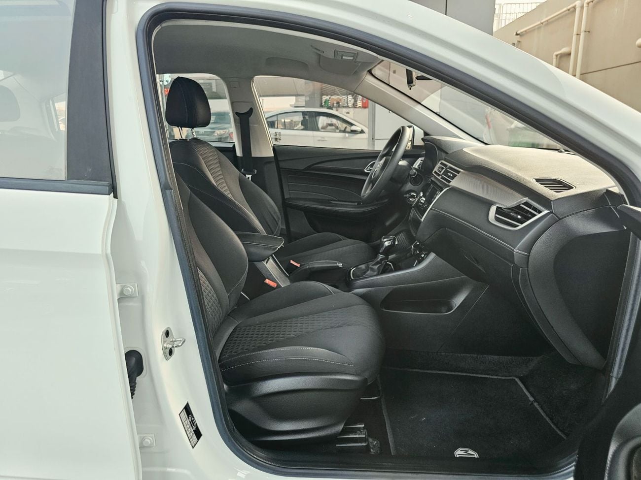 MG 5 STANDARD MG5 / GCC VERSION / WHOLE SALE/ QUANTITY AVAILABLE/ LOW MILEAGE
