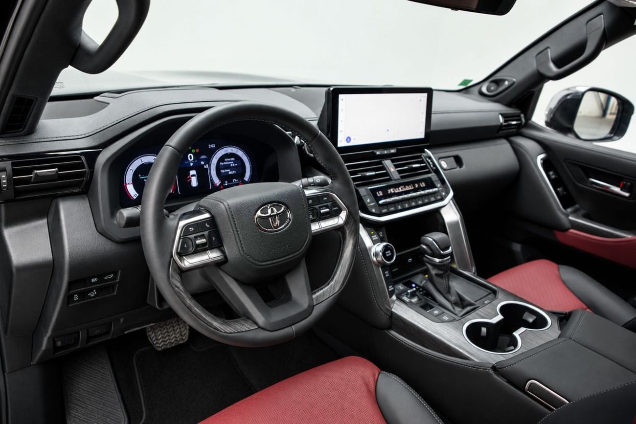 تويوتا لاند كروزر VXR S 3.5 لتر - أسود من الداخل أحمر | للتصدير فقط