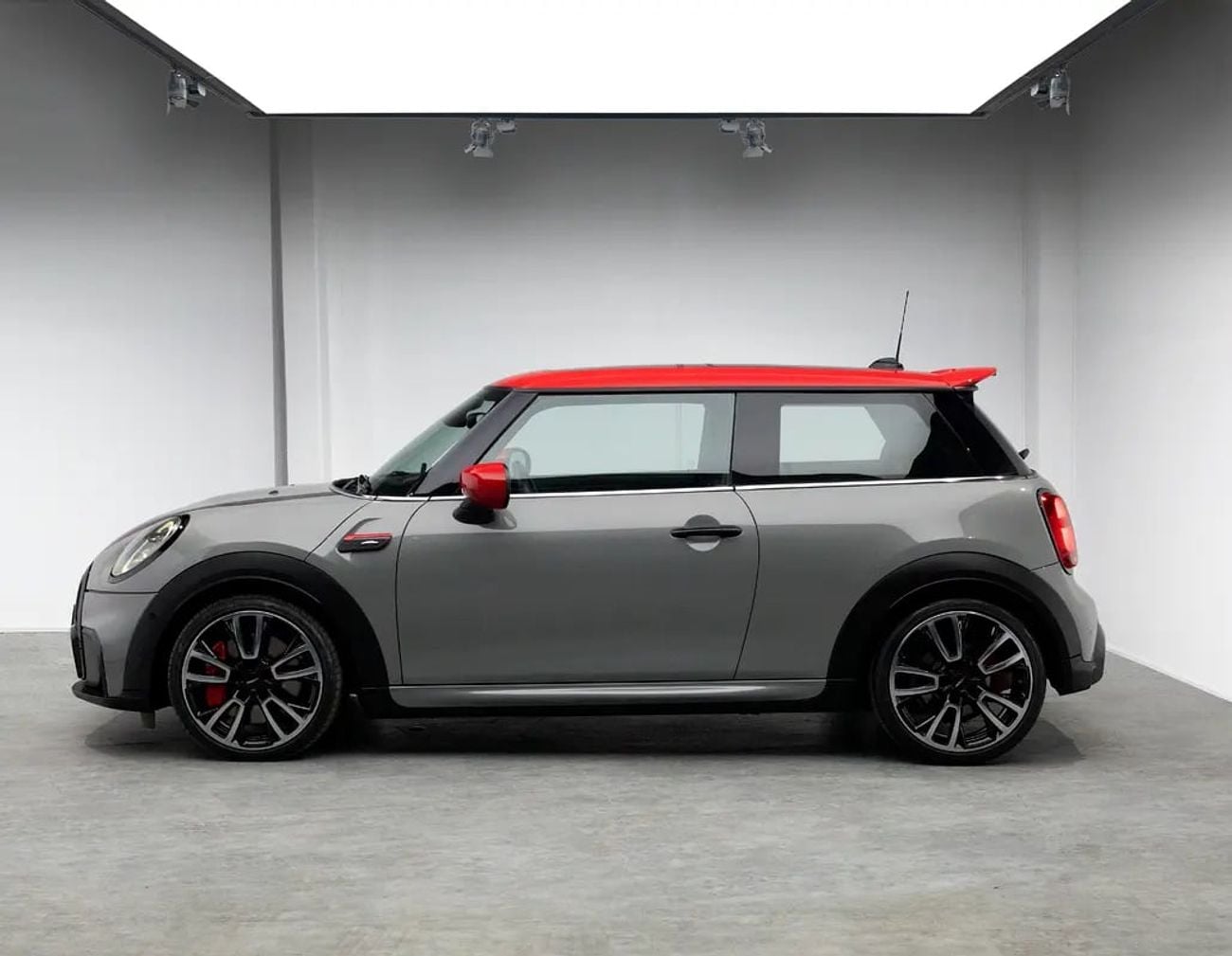 Mini Cooper 0% Down Payment Available • Full Service History • GCC