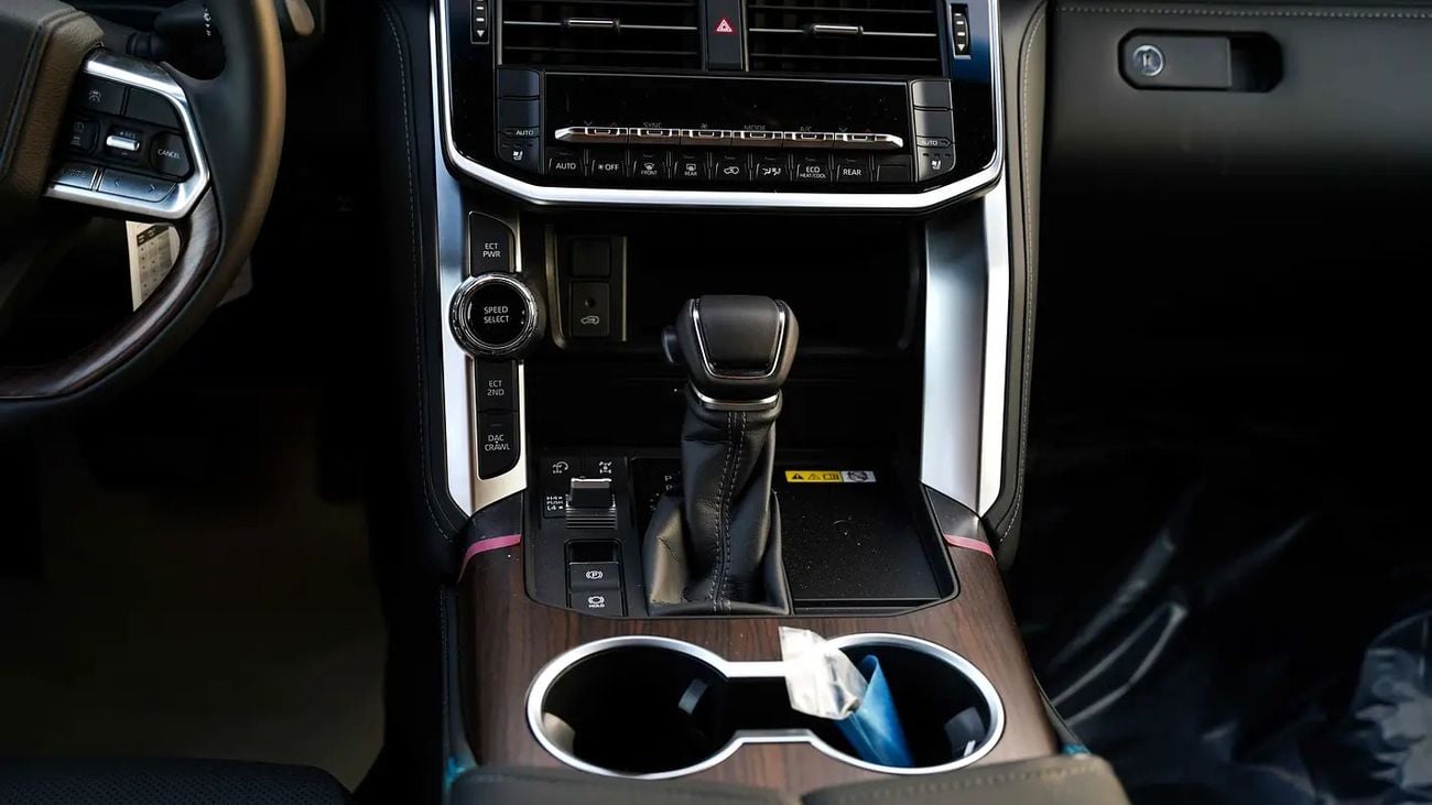 Toyota Land Cruiser GXR 4.0L WITH RADAR GCC Specs