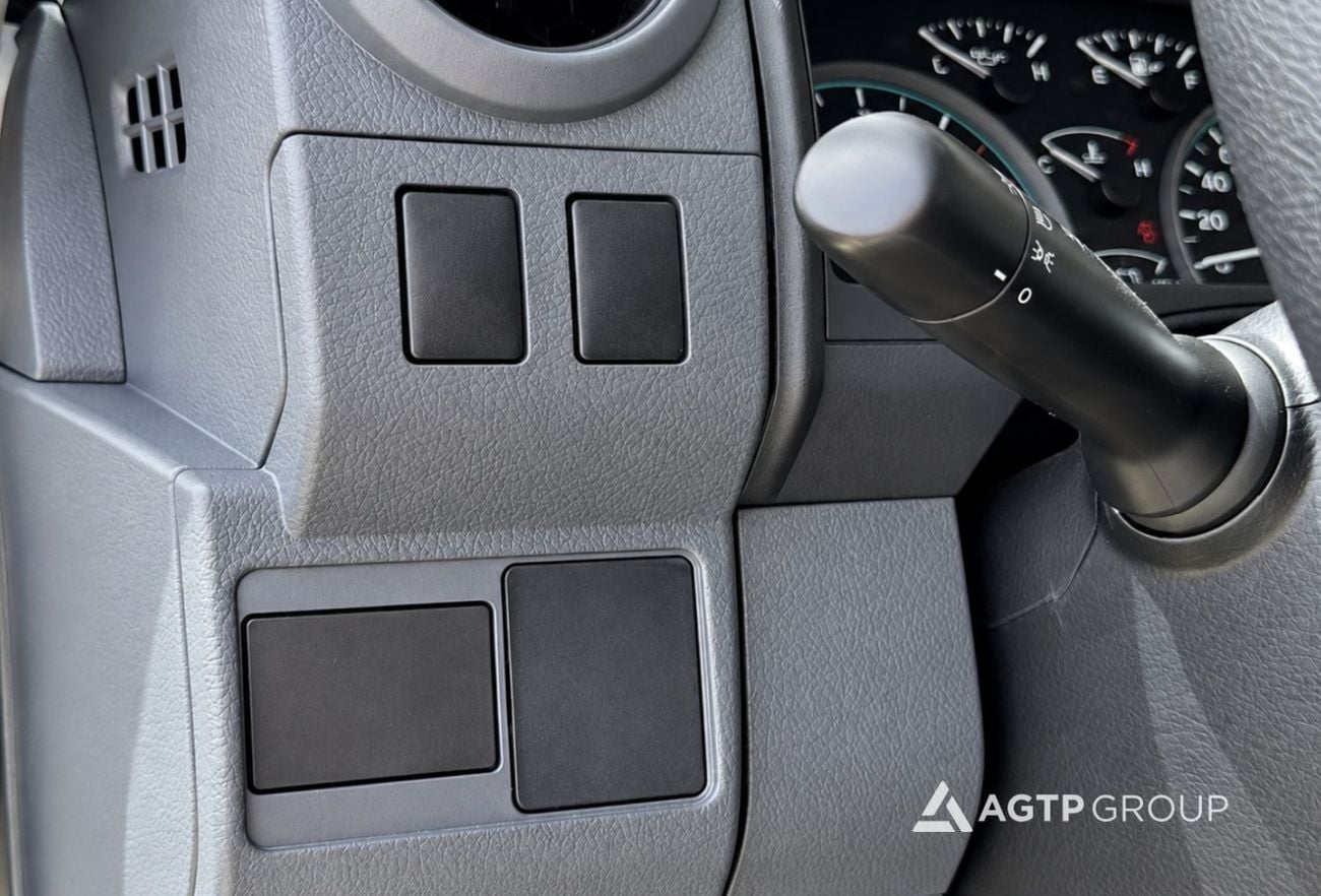 تويوتا لاند كروزر 70 Double Cab 4.2L ديزل | دفع رباعي | ناقل حركة يدوي | كابينة مزدوجة | 2026 | تصدير إلى أفريقيا