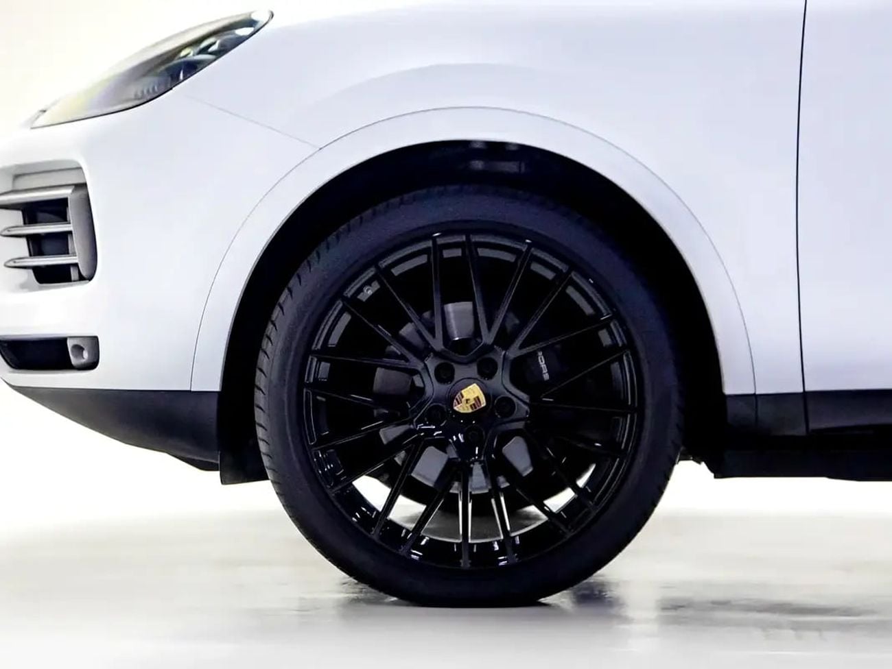Porsche Cayenne PLATINUM EDITION | GCC Spec