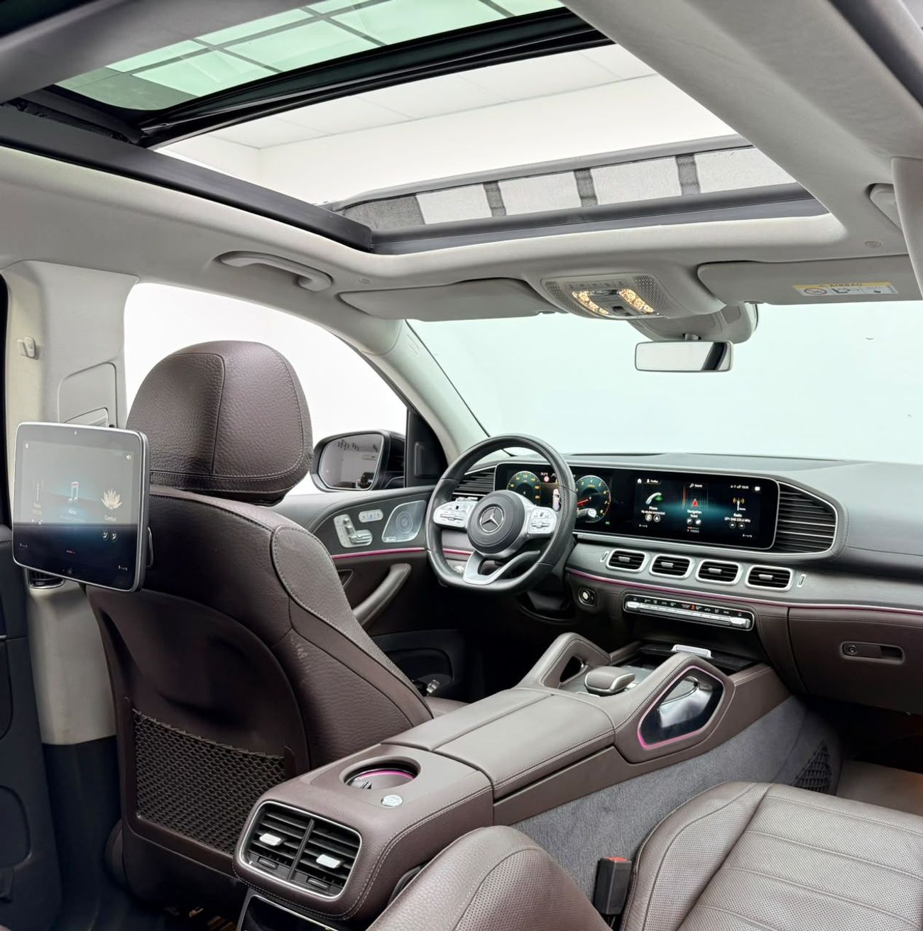مرسيدس بنز GLS 580 STANDARD مرسيدس بنز GLS580 4MATIC موديل 2020، مزودة بحزمة خدمة مرسيدس بنز لعام 2028، مع ضمان، وسجل صيانة كامل