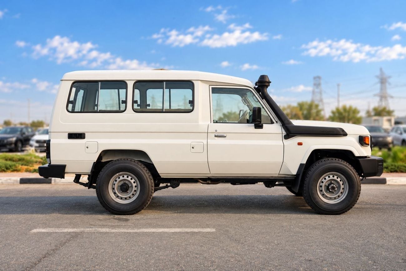 Toyota Land Cruiser 70 LC 78 HARDTOP 4.0L MT 2026 Toyota Land Cruiser 70 Series (GRJ78) 4.0L V6 4WD
