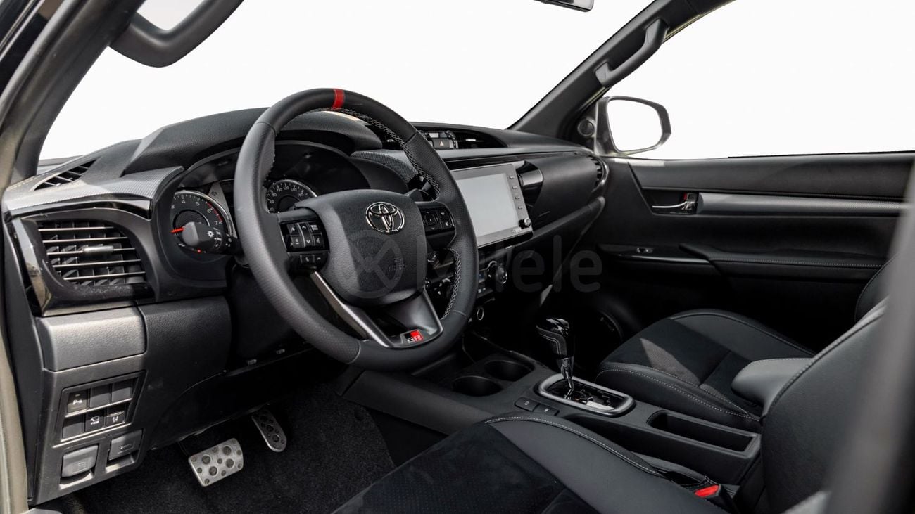 Toyota Hilux GR SPORT