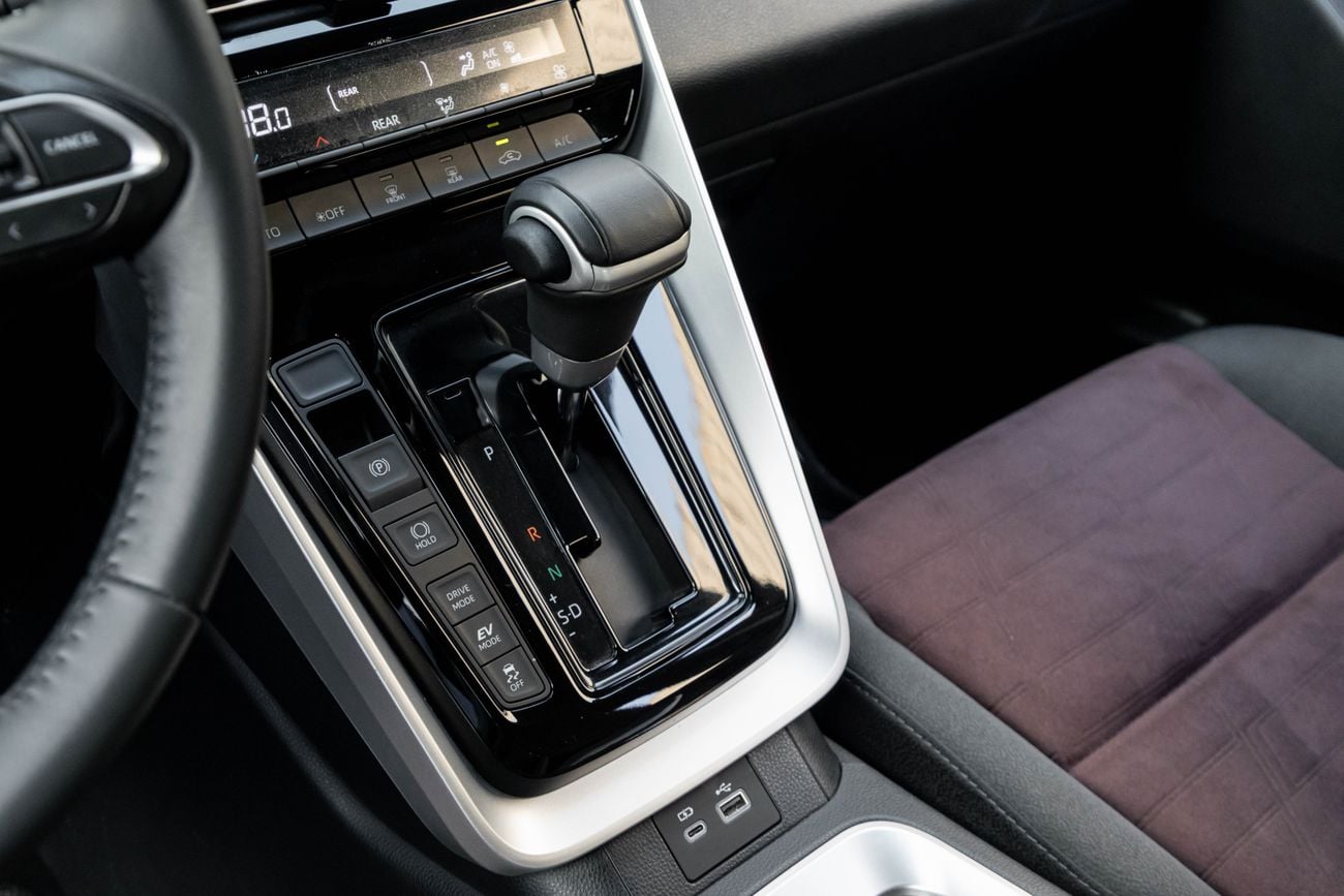 Toyota Innova HYCROSS Innova HEV | 2,448 P.M | 0% Downpayment | WARRANTY