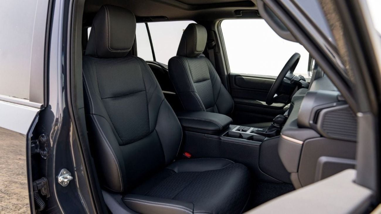 تويوتا برادو TXL1 250 LUXURY 2.8D AT MY2025 - BLACK