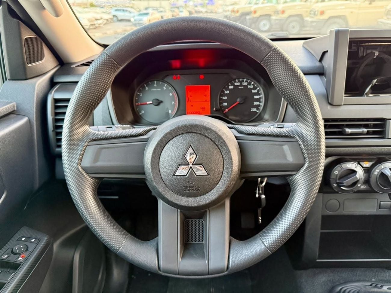 Mitsubishi L200 GLX MiTsUBiSHi - L-200 - M-Line - 2.4L - DC - MT - STaNDaRD - 2026 - WHiTE