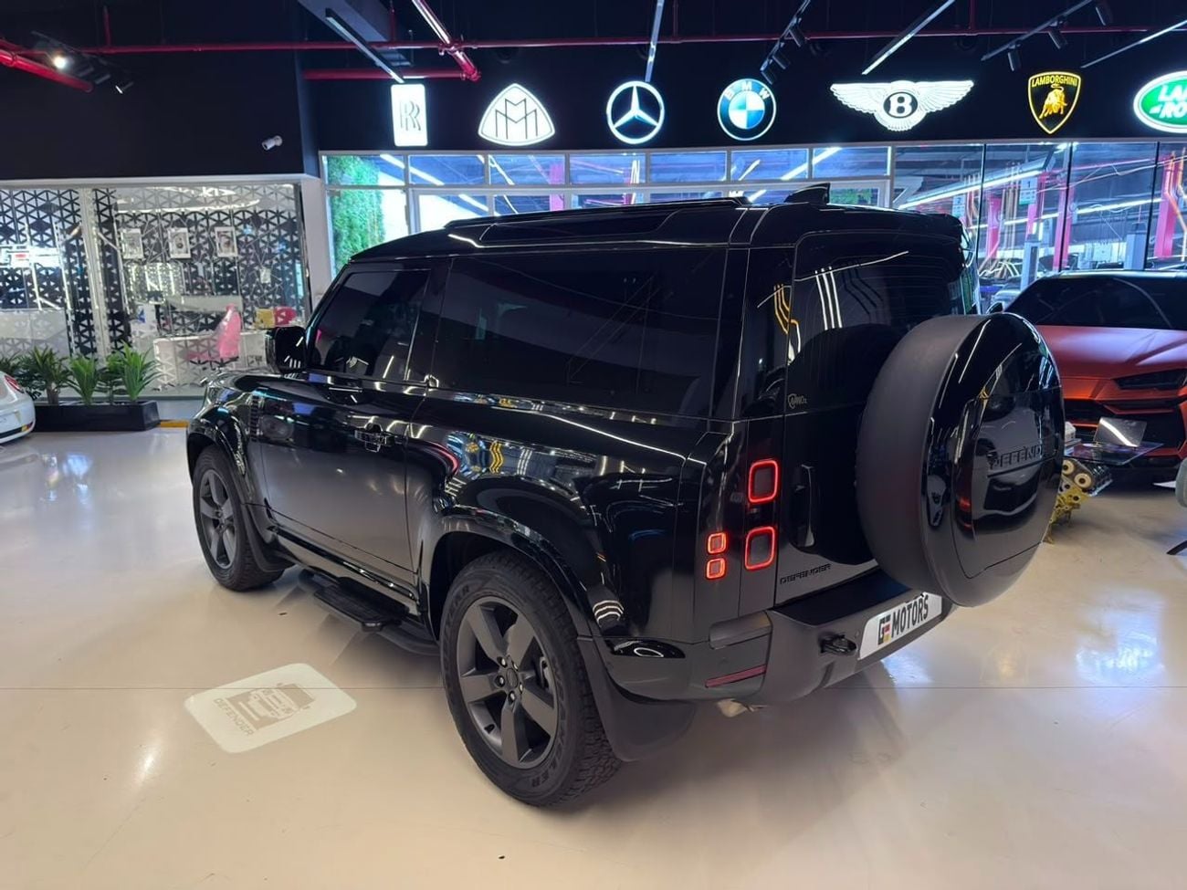 Land Rover Defender 90 X-DYNAMIC SE P300 2026 Land Rover Defender 90 X-Dynamic SE P300 | Low Mileage | AL Tayyer Warranty and Service
