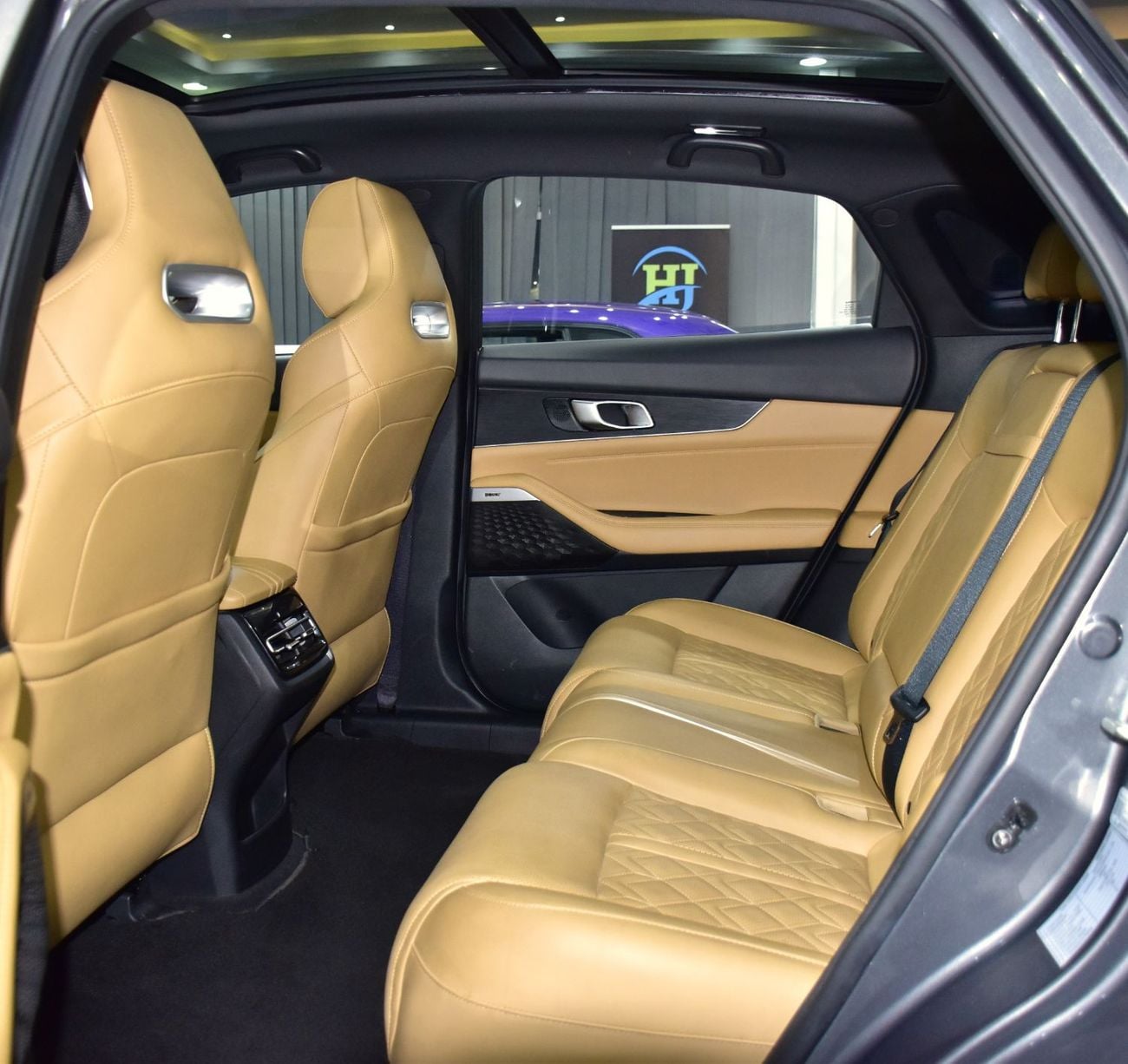 Changan UNI-K LIMITED EXCELLENT DEAL for our Changan UNI-K AWD ( 2024 Model ) in Grey Color GCC Specs