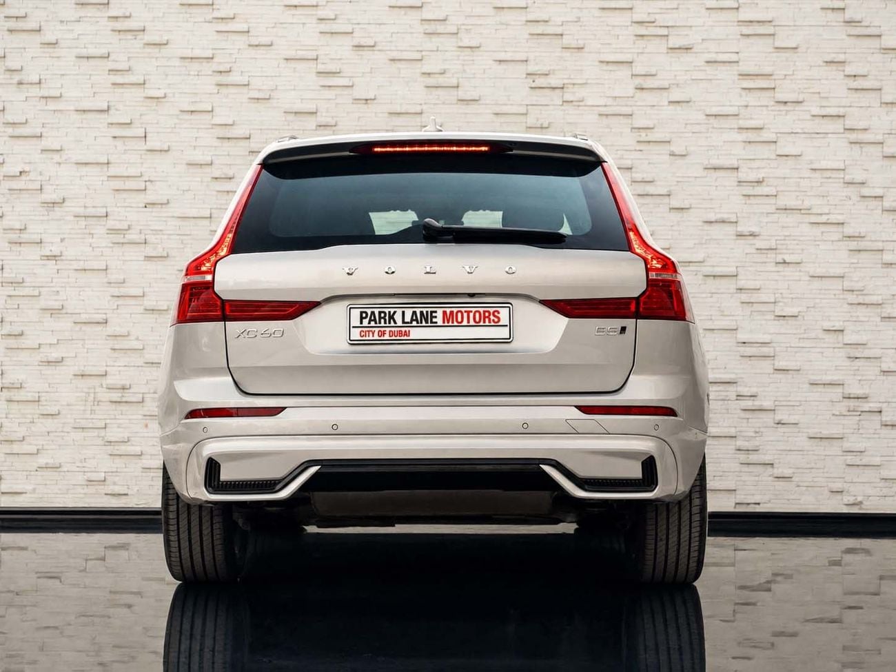 فولفو XC 60 ULTIMATE DARK LE Volvo XC60 B5 2024 مواصفات خليجية
