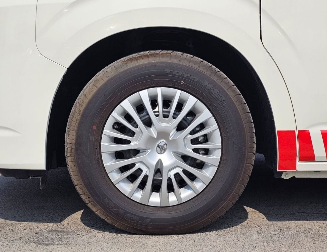 Toyota Hiace HIACE HIGHROOF AMBULANCE GL || 2.8L DIESEL V4 A/T (CODE # HRDAGLJ-M-AB)