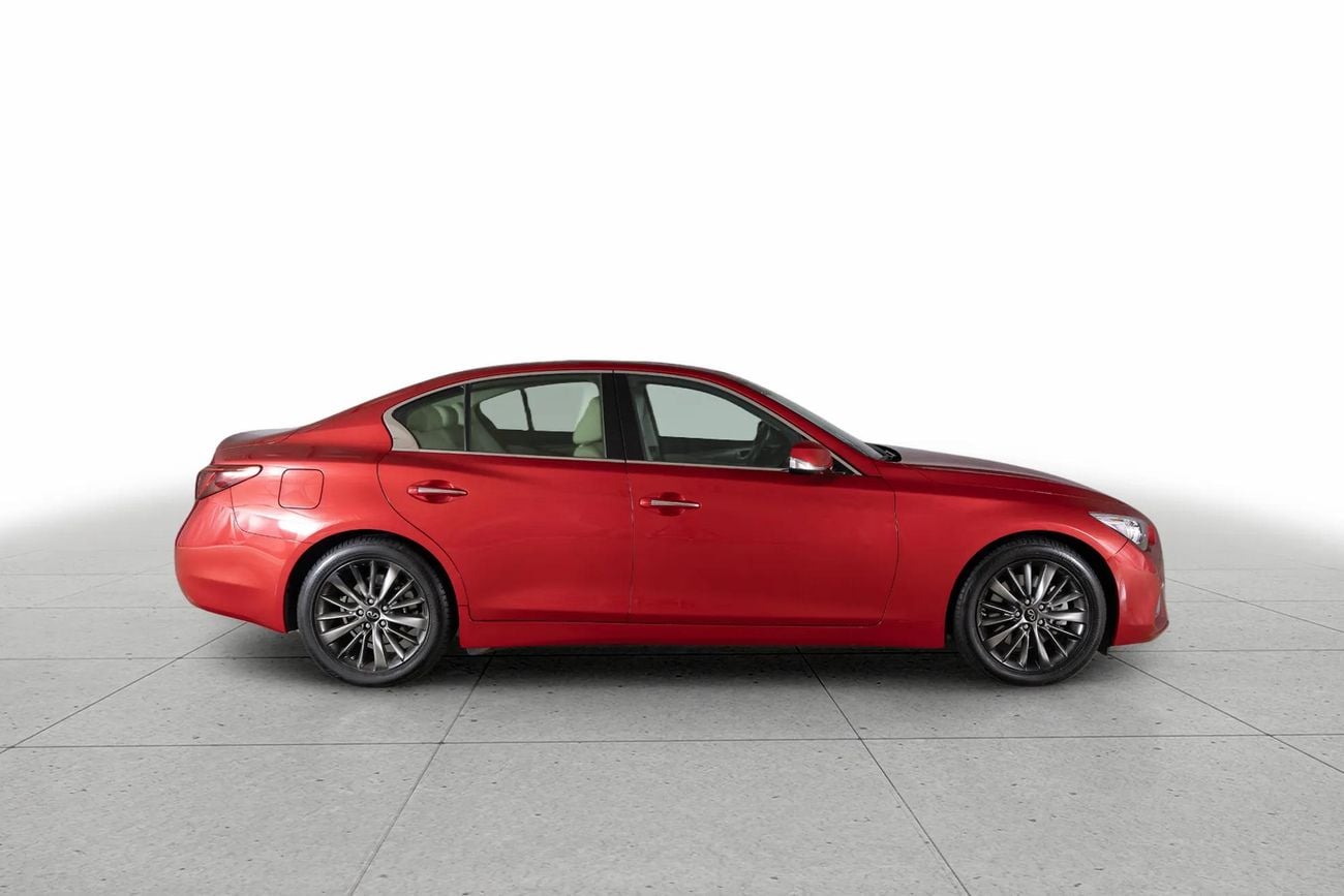 Infiniti Q50 LUXE 3.0