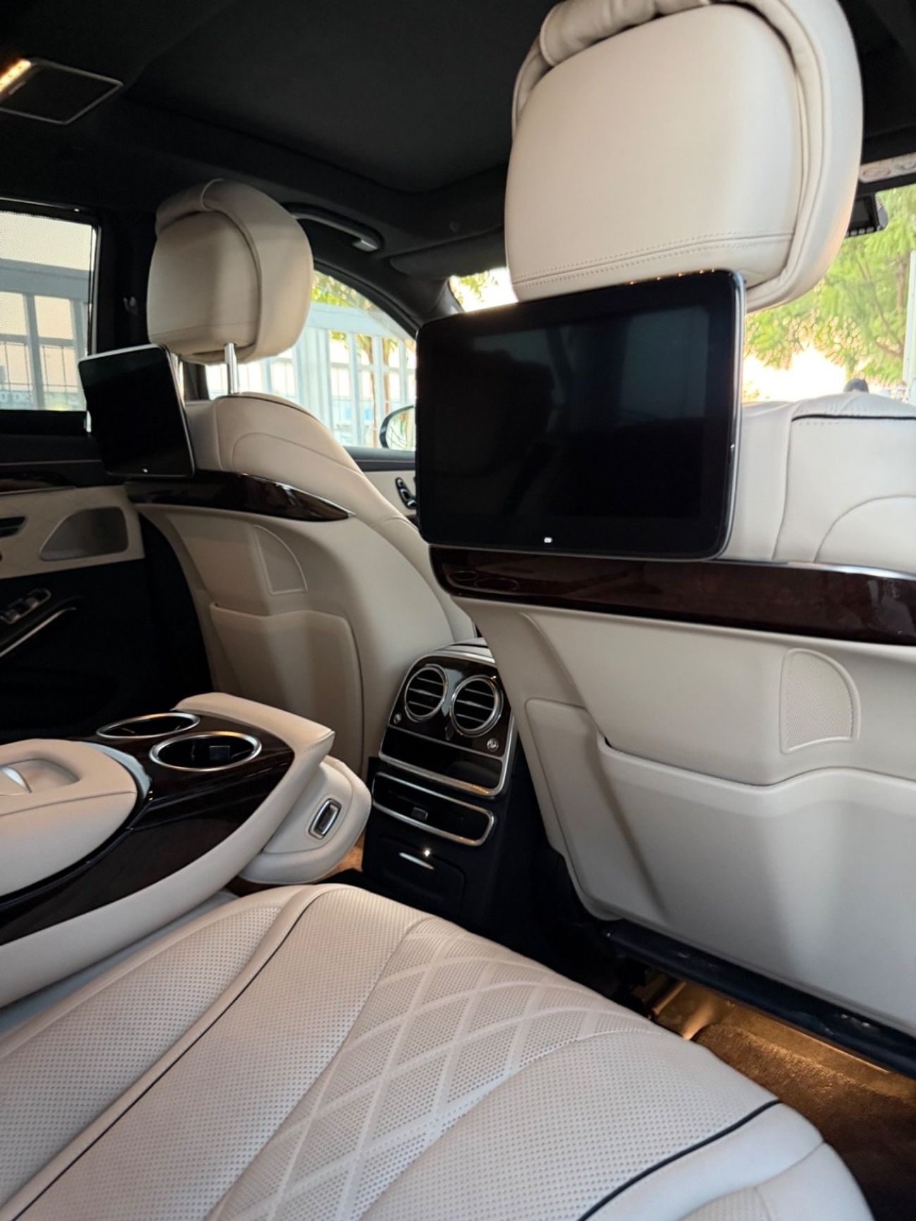 Mercedes Benz S600 LWB V12