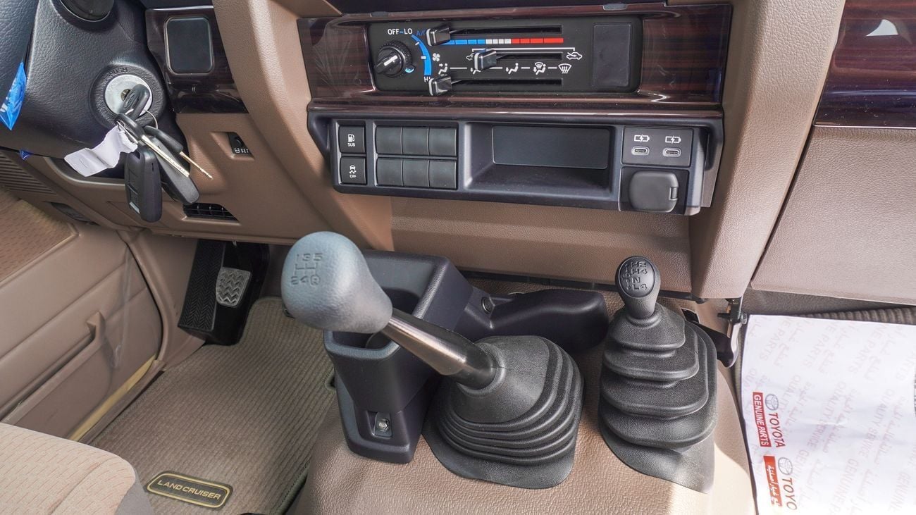 تويوتا لاند كروزر بيك آب 4.0L Oman Specs