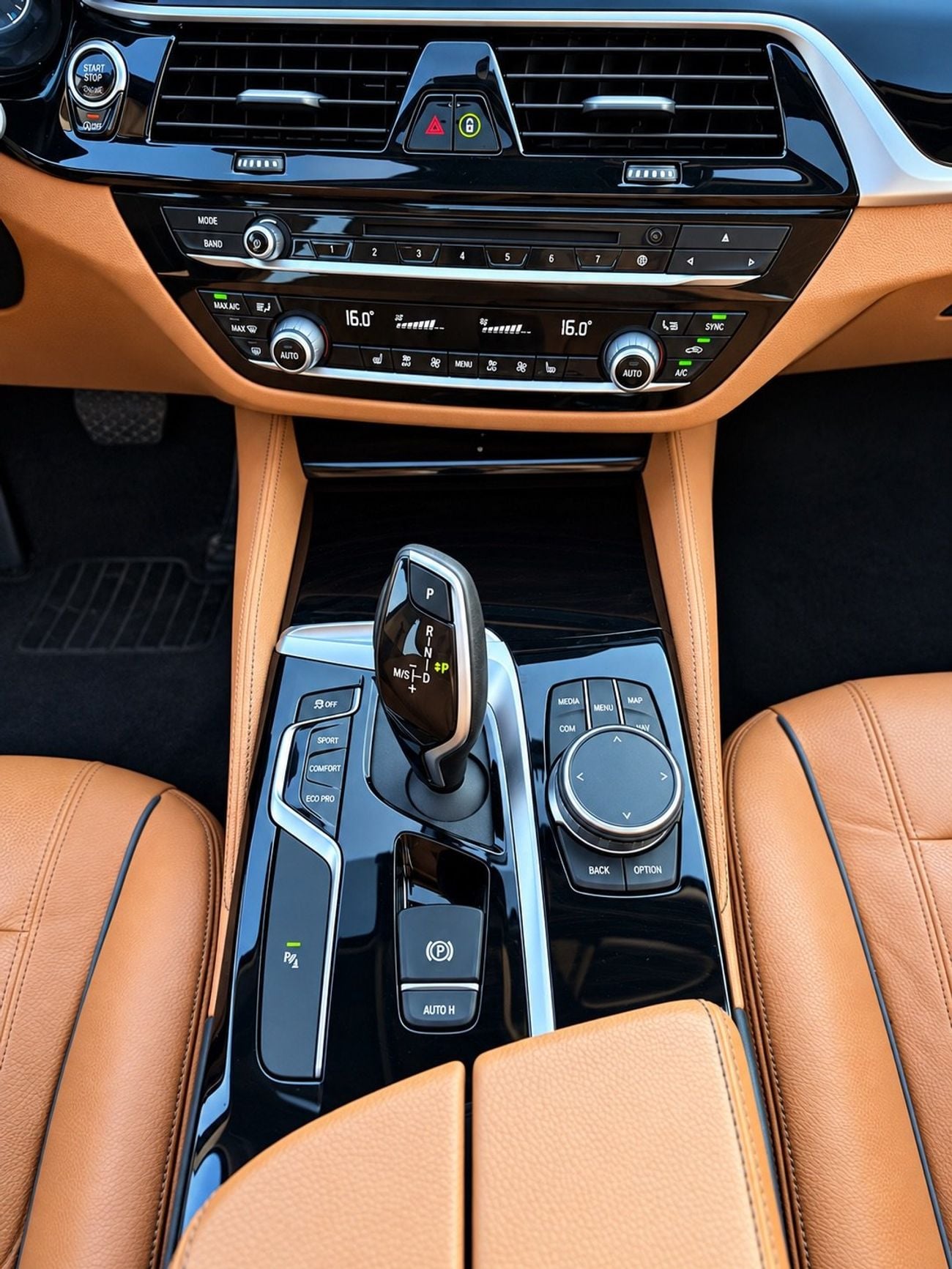 بي أم دبليو 520i إكزيكيوتيف BMW 520i Luxury Line | 2019