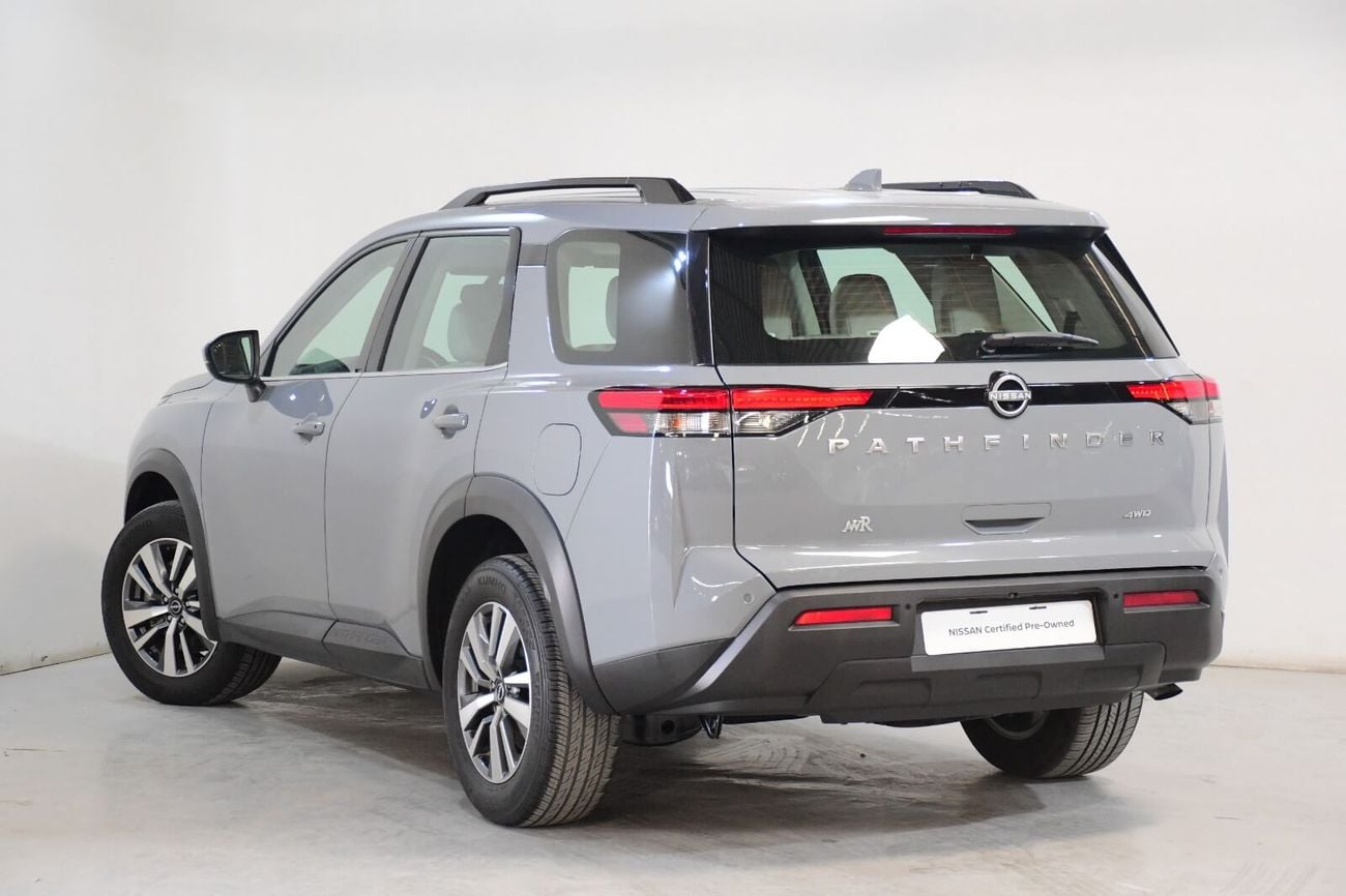 Nissan Pathfinder S 2.0