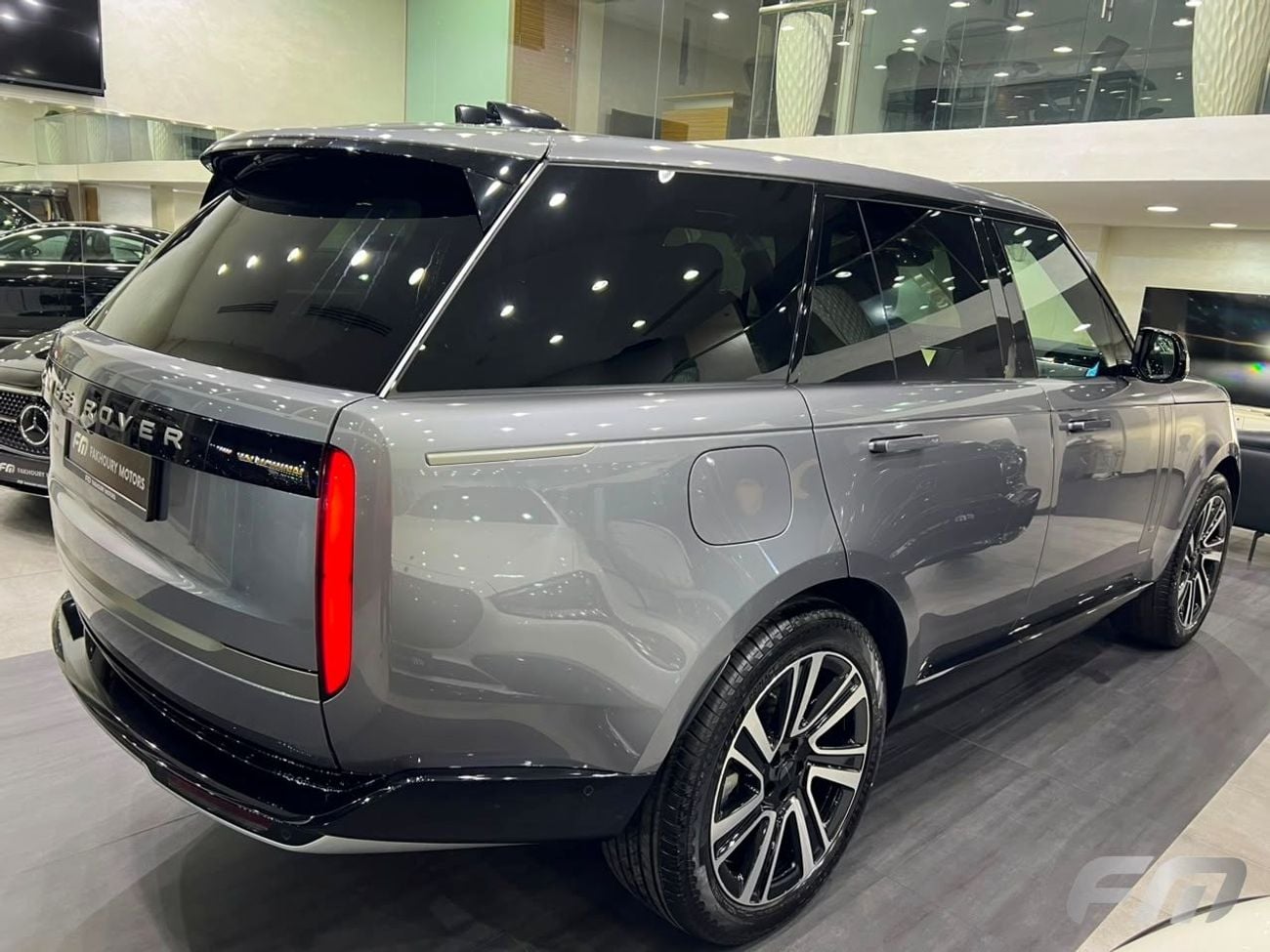 Land Rover Range Rover SE P400
