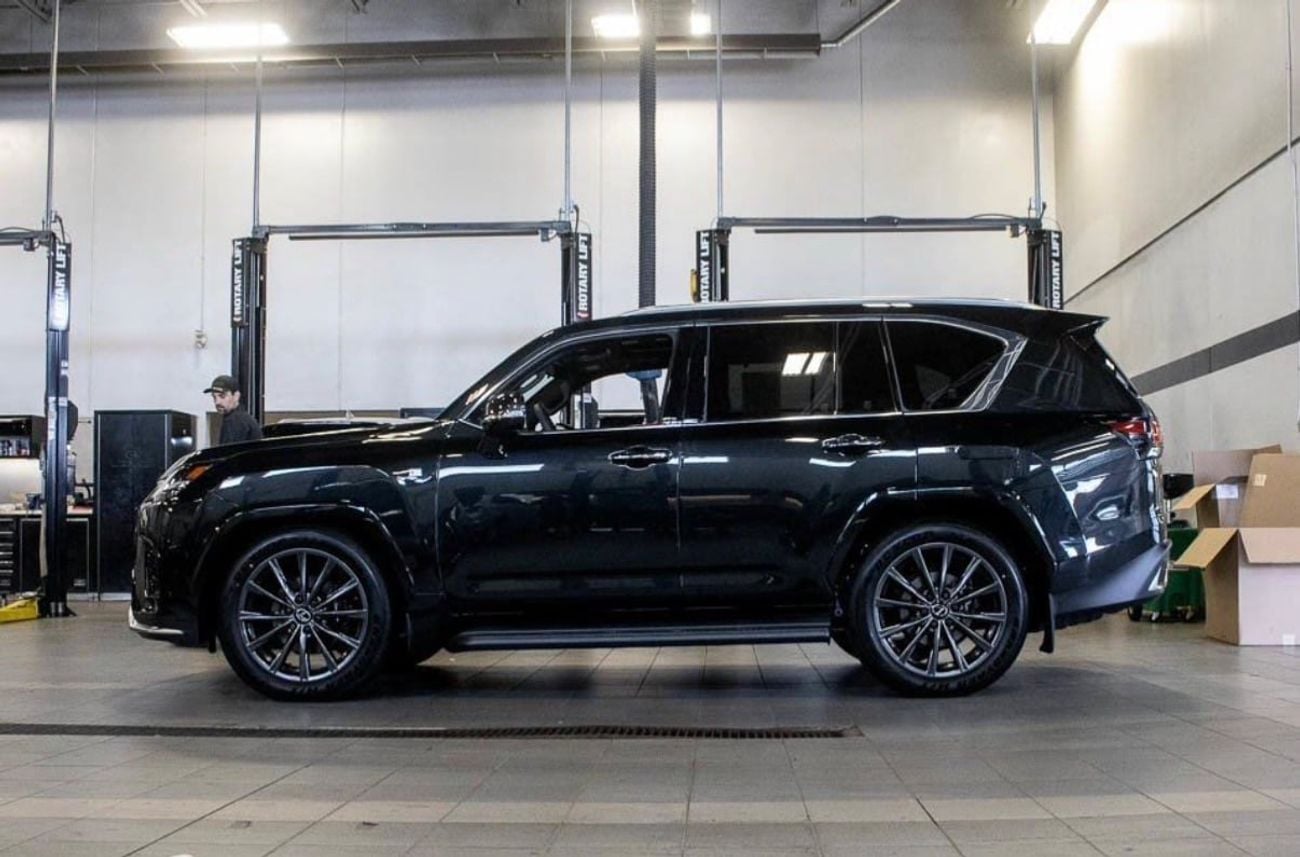 لكزس LX 600 F SPORT