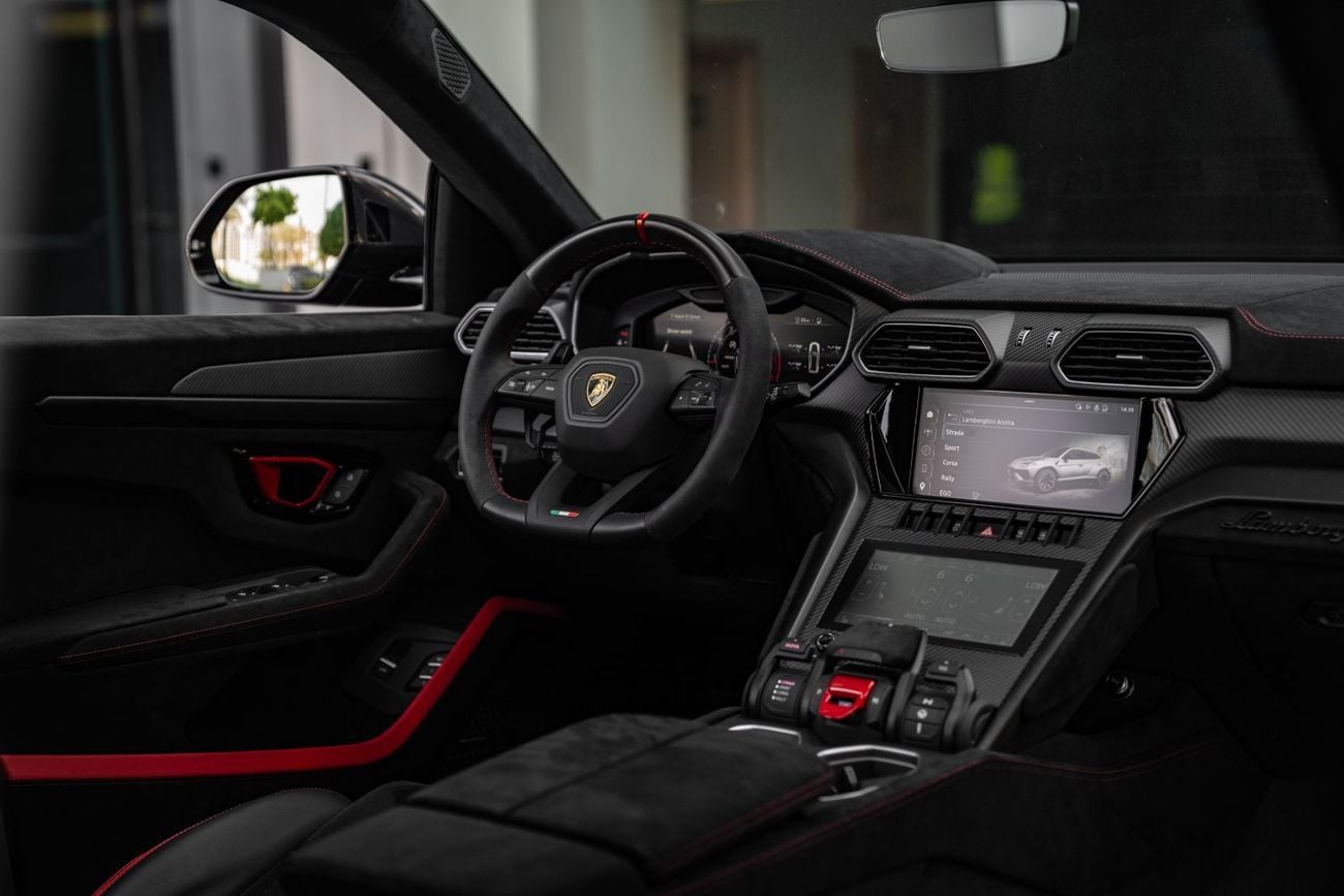 لامبورغيني اوروس PERFORMANTE معدلة بالكامل بواسطة نوفيتك، كاملة المواصفات، طلاء أصلي، خالية من الحوادث، بحالة ممتازة.