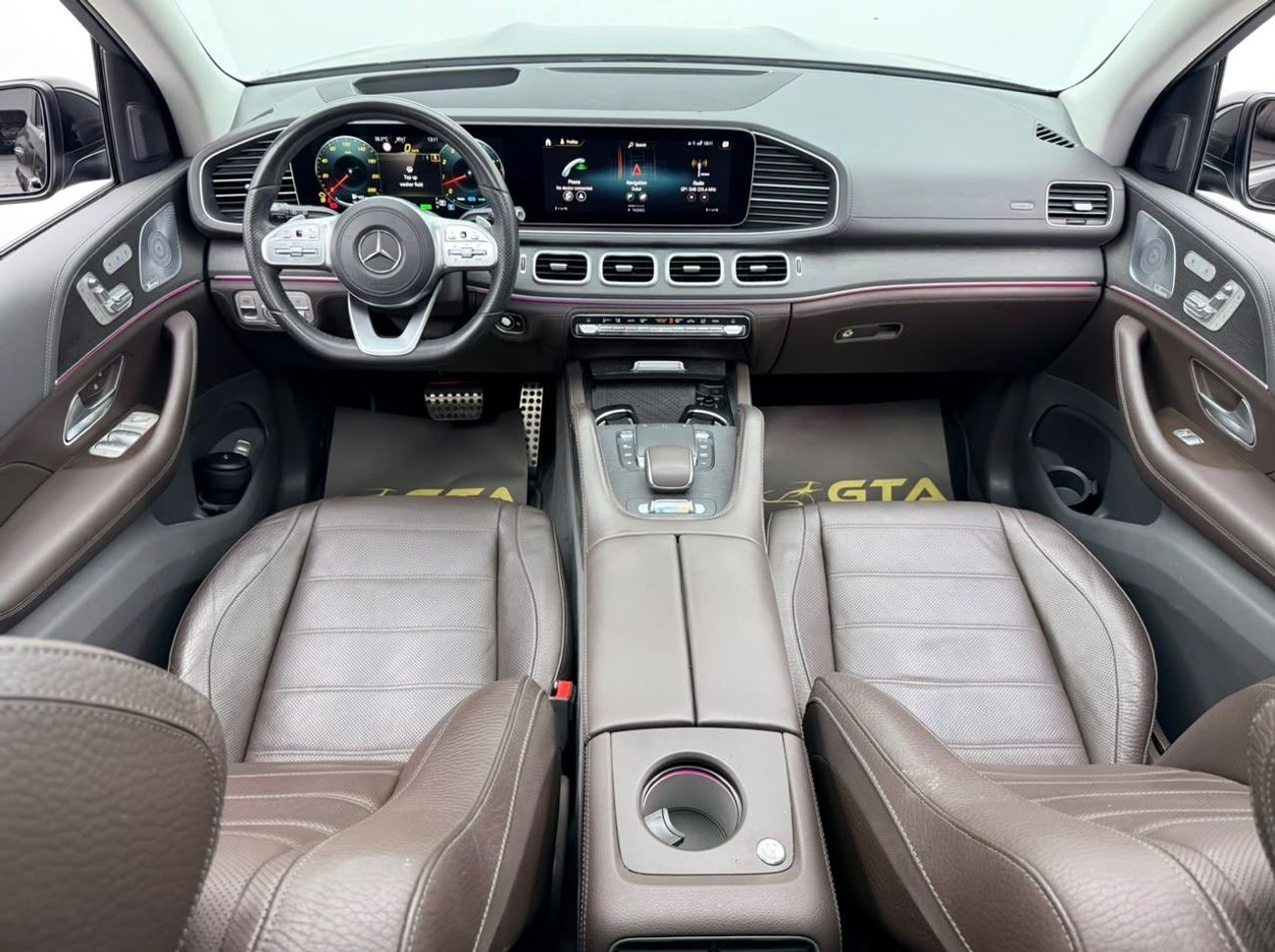 مرسيدس بنز GLS 580 STANDARD مرسيدس بنز GLS580 4MATIC موديل 2020، مزودة بحزمة خدمة مرسيدس بنز لعام 2028، مع ضمان، وسجل صيانة كامل
