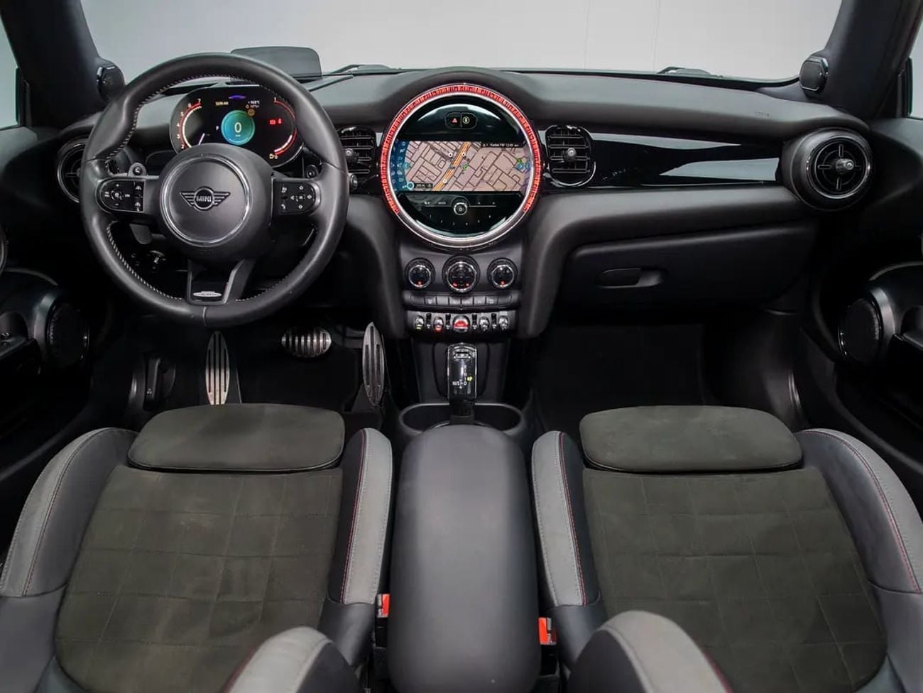 Mini Cooper 0% Down Payment Available • Full Service History • GCC