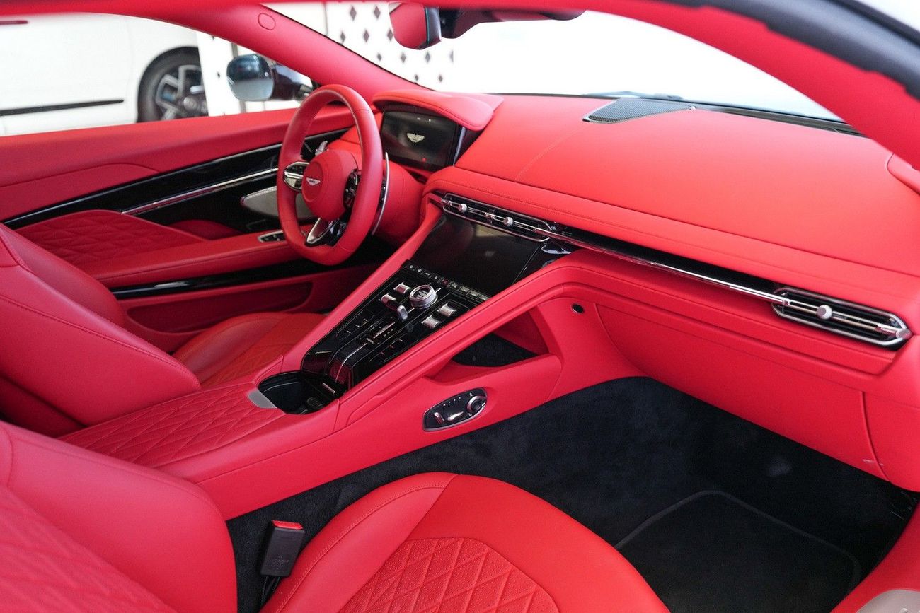 Aston Martin DB12 STANDARD