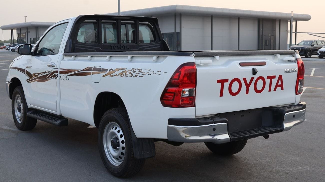Toyota Hilux GL 2.7l single cabin manual transimition