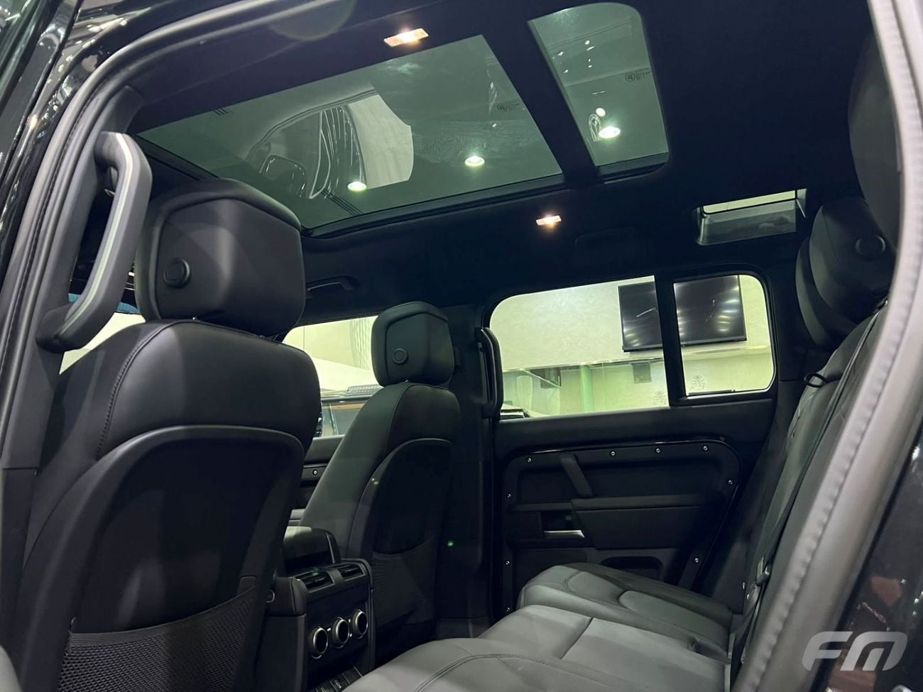 Land Rover Defender 110 X-DYNAMIC HSE P400