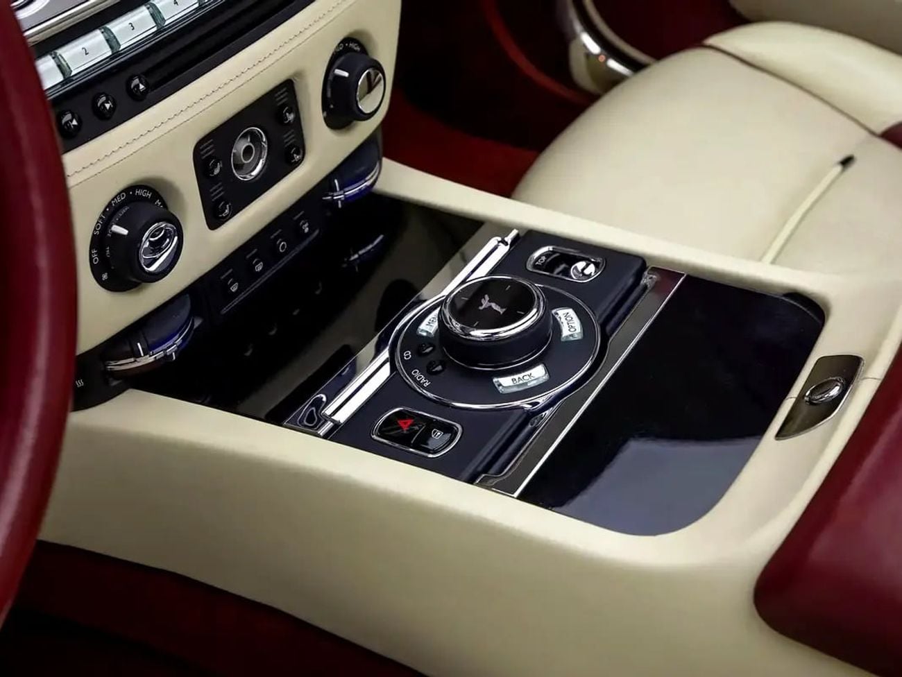 Rolls Royce Dawn GCC Specs | Luxury Convertible