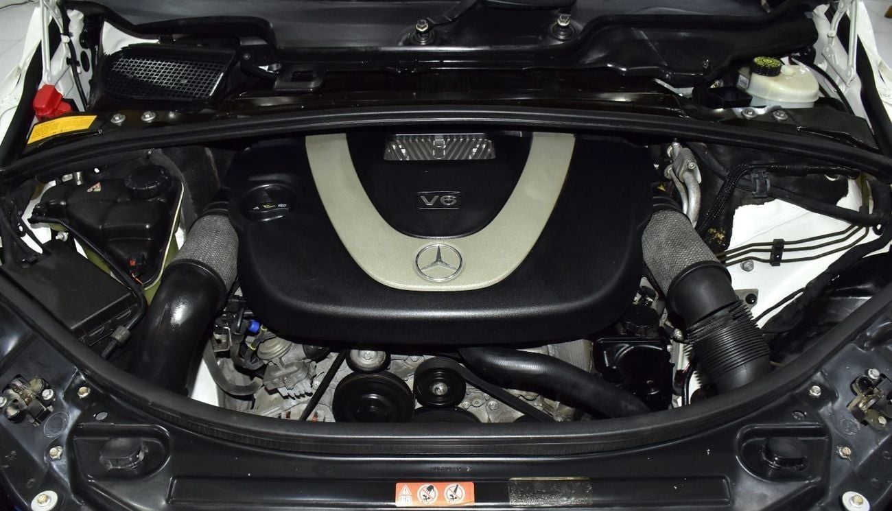 Mercedes Benz R350 STANDARD EXCELLENT DEAL for our Mercedes Benz R350 ( 2009 Model ) in White Color GCC Specs