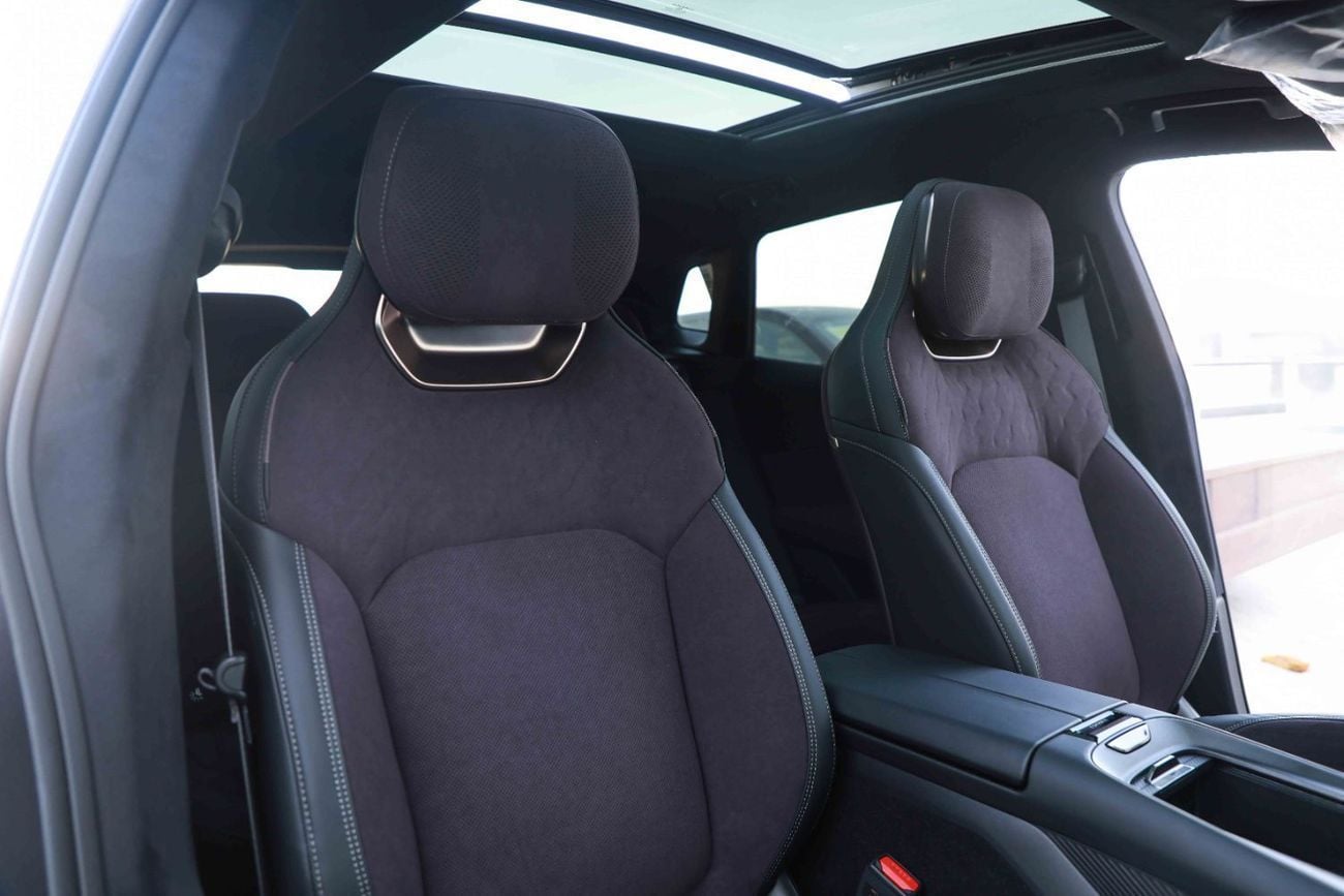 Lynk & Co 08 EM-P Time Limited 1.5L - Plug In Hybrid - Purple Inside Purple | Export Only