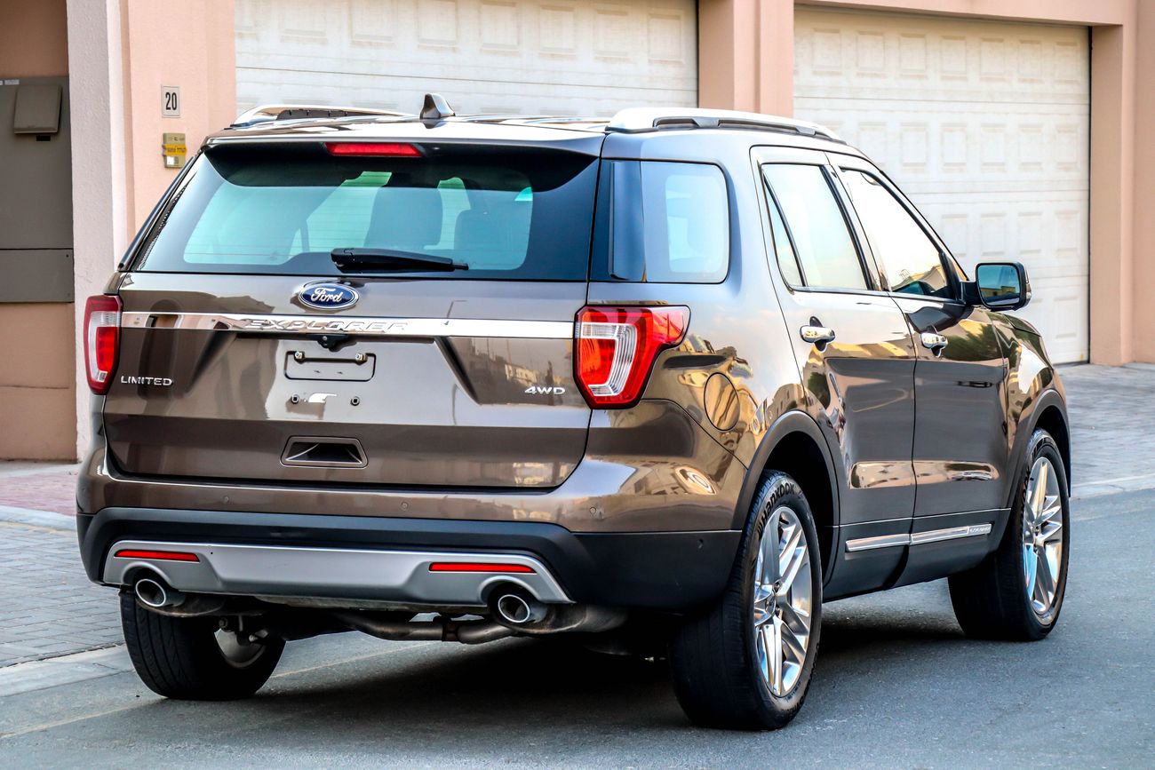 Ford Explorer Platinum 2016 GCC under Agency Warranty with Zero Down-Payment.