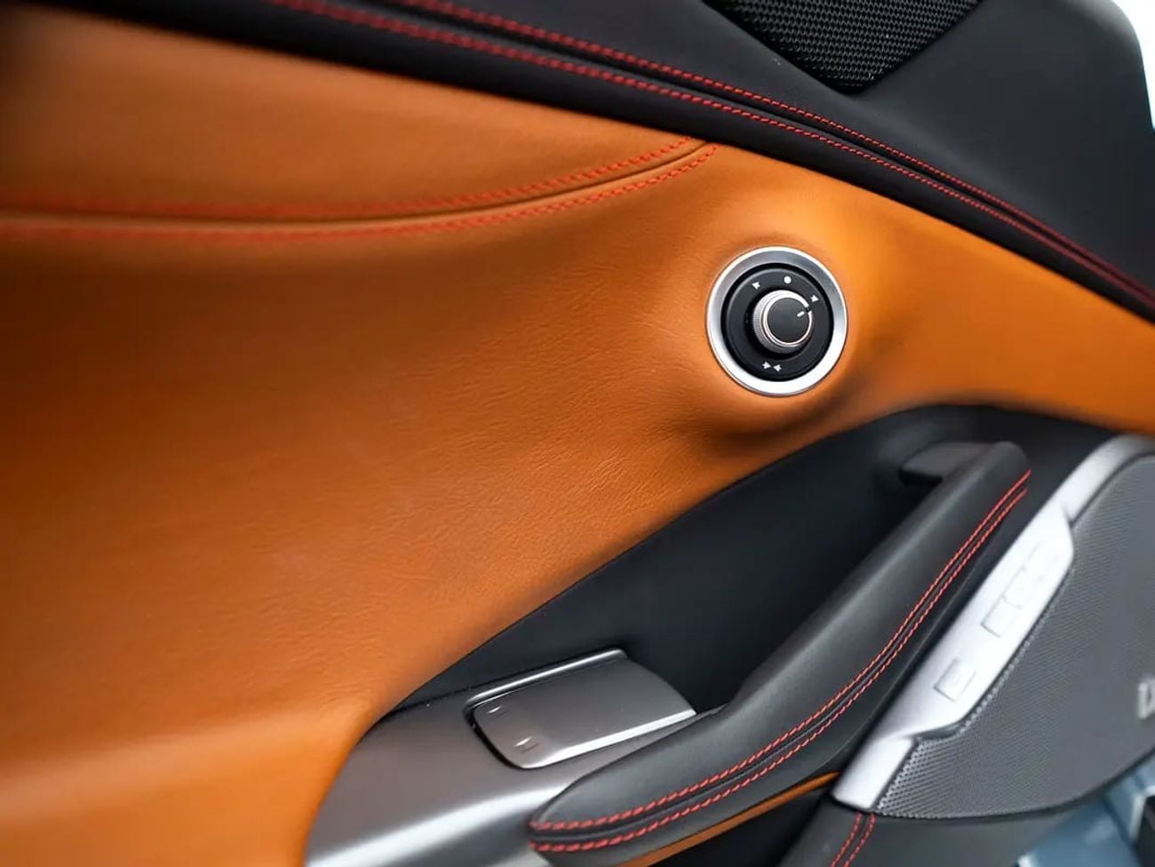 فيراري بورتوفينو M ستاندارد CARBON-FIBRE STEERING WHEEL WITH LEDs | ONLY 13,197 KM | TAN LEATHER INTERIOR