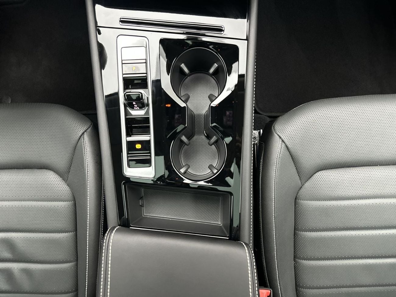 Volkswagen Teramont COMFORTLINE Facelift 2.0L | Ex-Demo Car | Luxury 7-Seater | Leather Interior