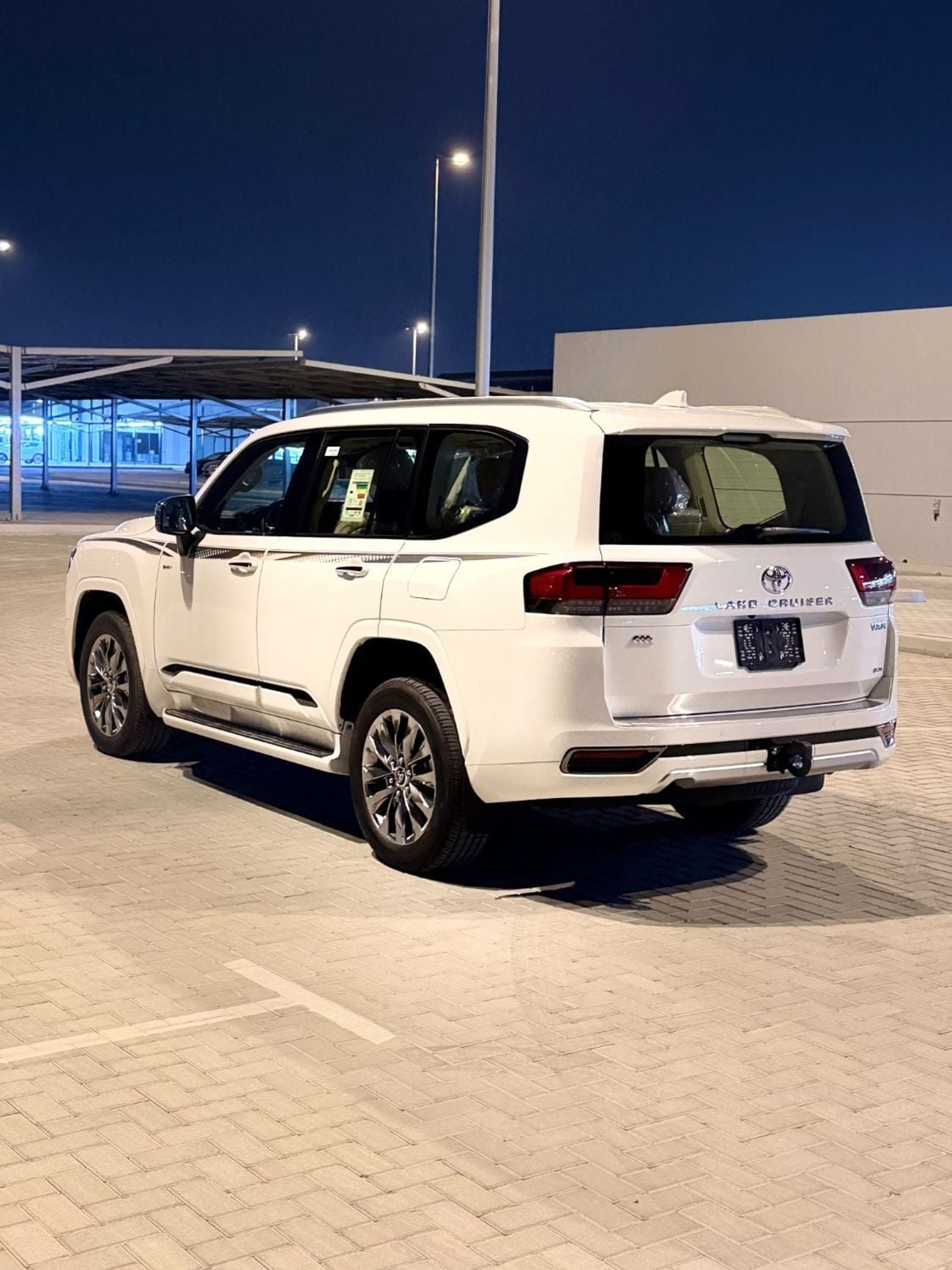 تويوتا لاند كروزر VXR