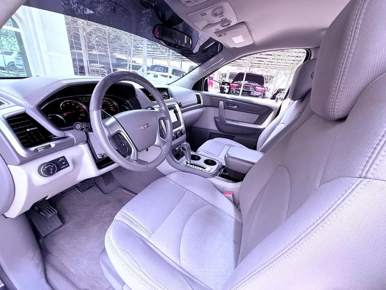 GMC Acadia GCC Specs - Reliable & Spacious Family SUV