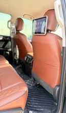 Toyota Prado VXR 2019Model 2.8 diesel Engine Colour Black Transmission Automatic Interior Brown leathers seats 7seats