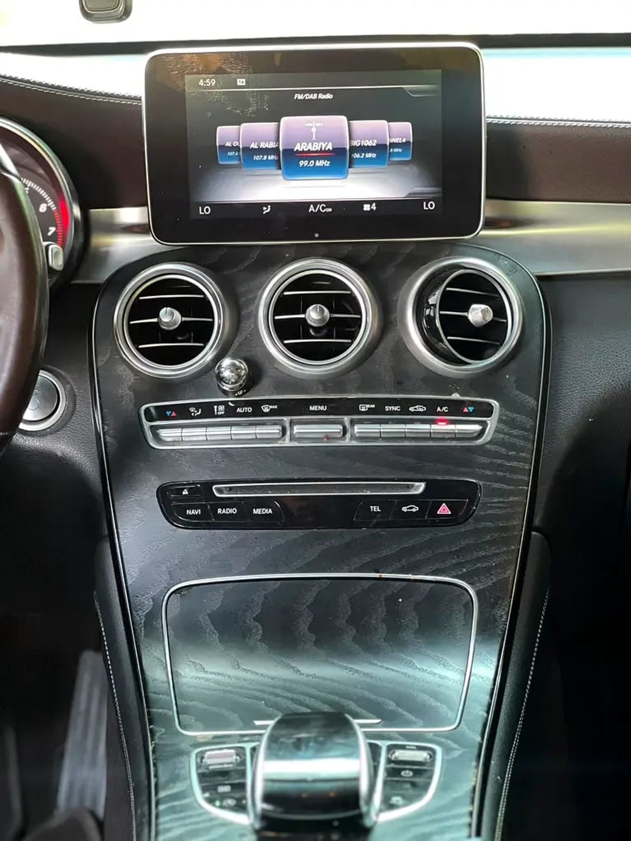 Mercedes Benz GLC250 GLC 250 4MATIC | GCC Specs | Excellent Condition