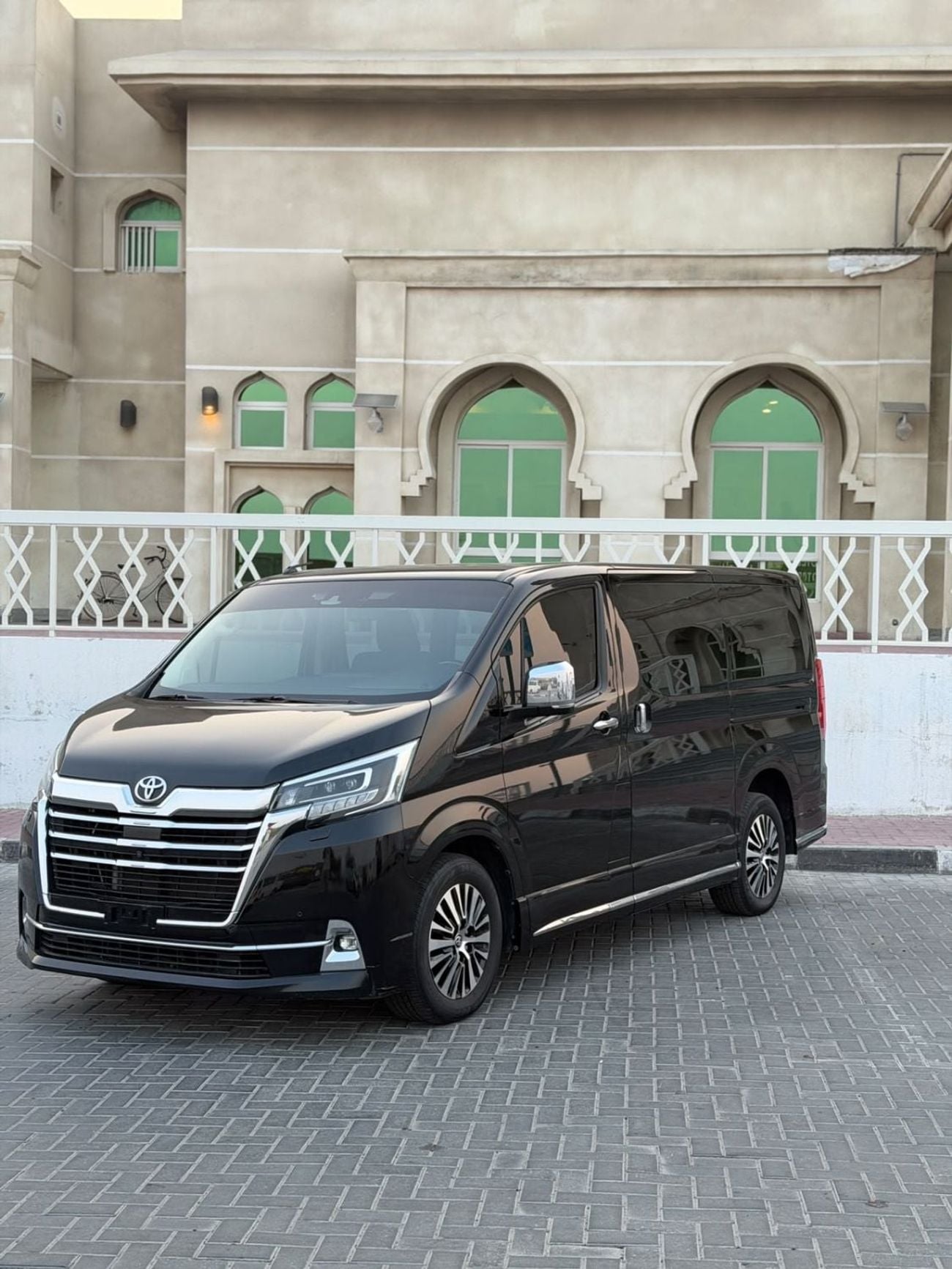 Toyota Granvia PREMIUM