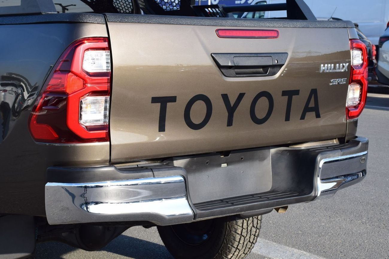 تويوتا هيلوكس 4X4 (2.8L) DIESEL RIGHT HAND